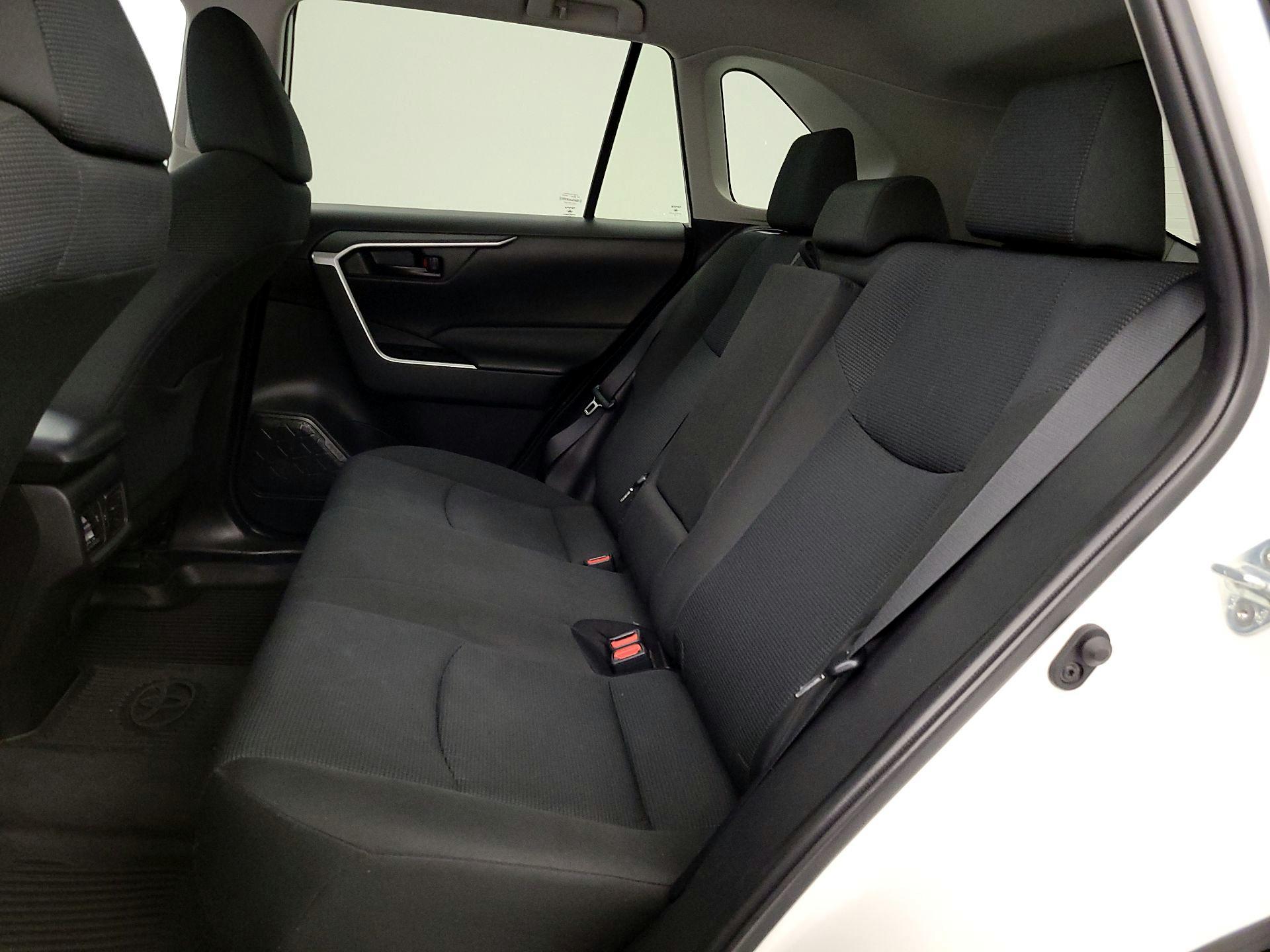 Thumbnail: 2022 Toyota RAV4 - 18