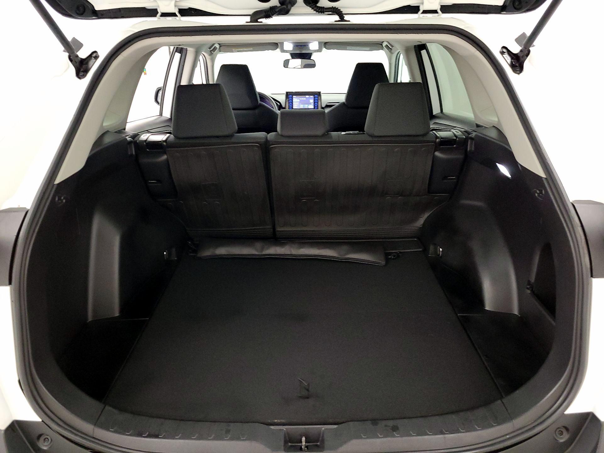 Thumbnail: 2022 Toyota RAV4 - 19