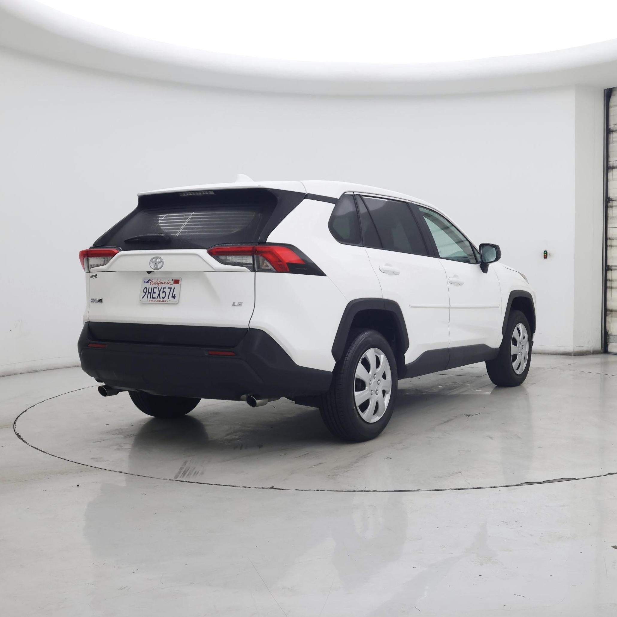 Thumbnail: 2022 Toyota RAV4 - 8