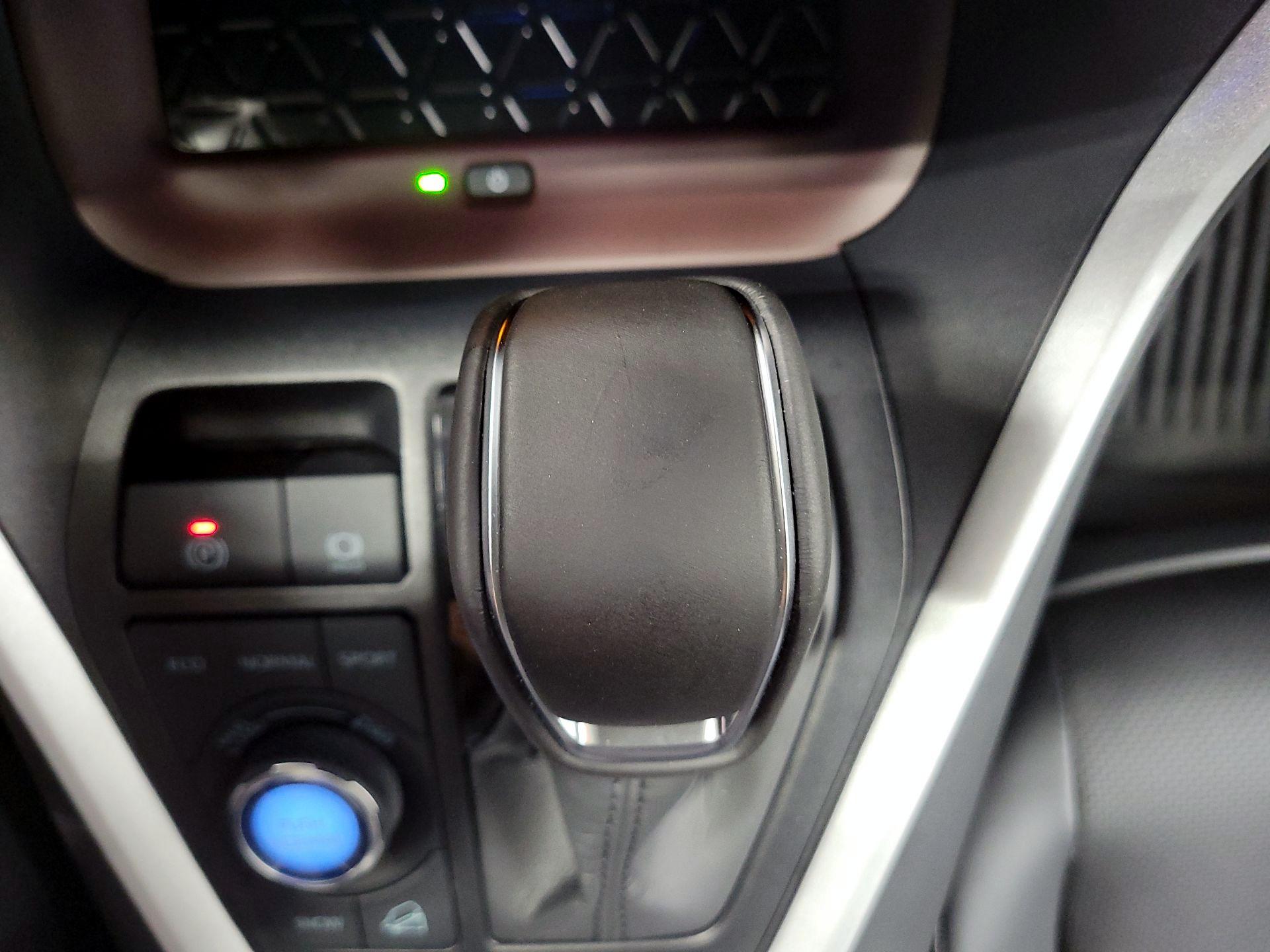 Thumbnail: 2025 Toyota RAV4 - 17