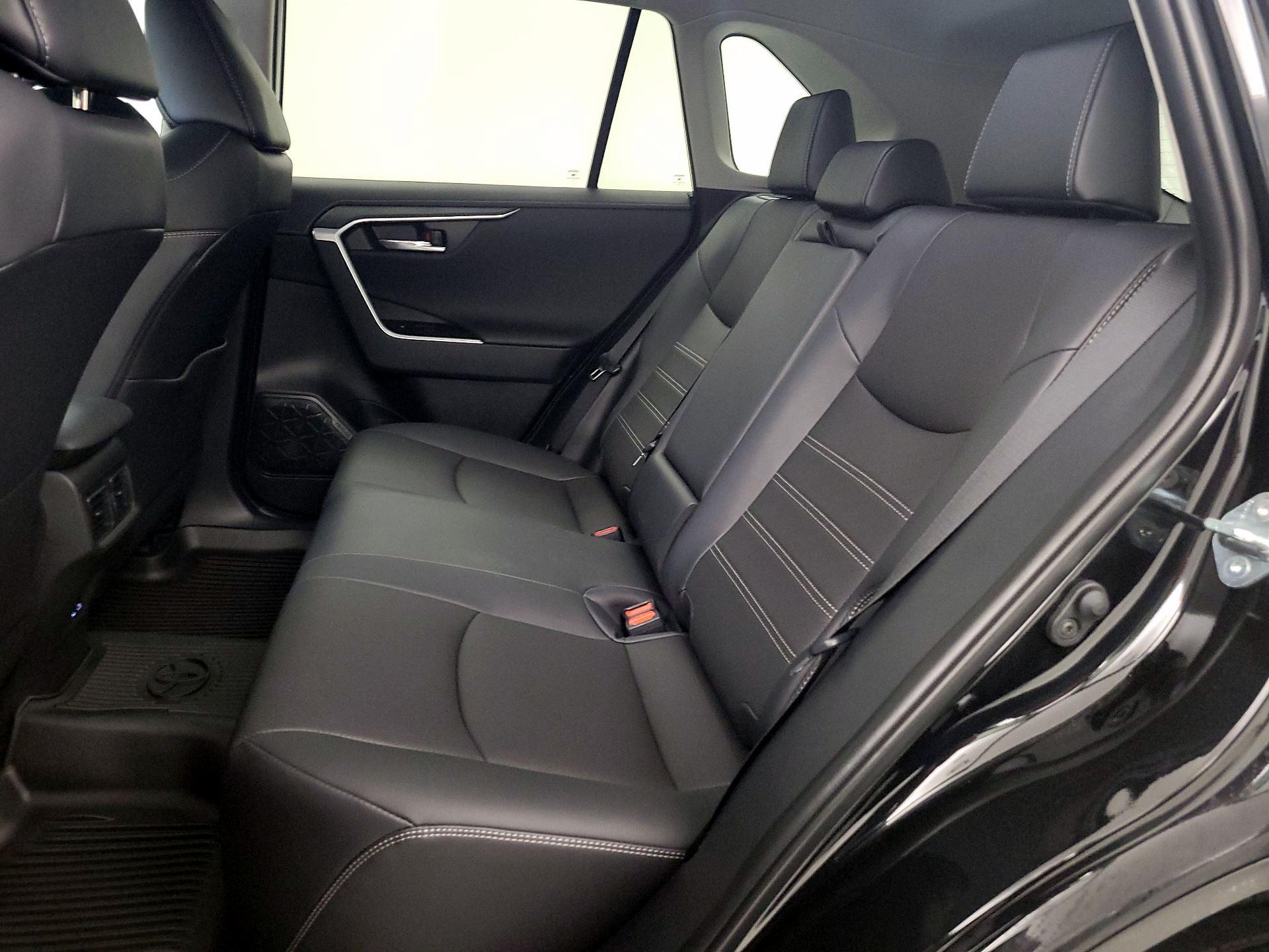 Thumbnail: 2025 Toyota RAV4 - 18