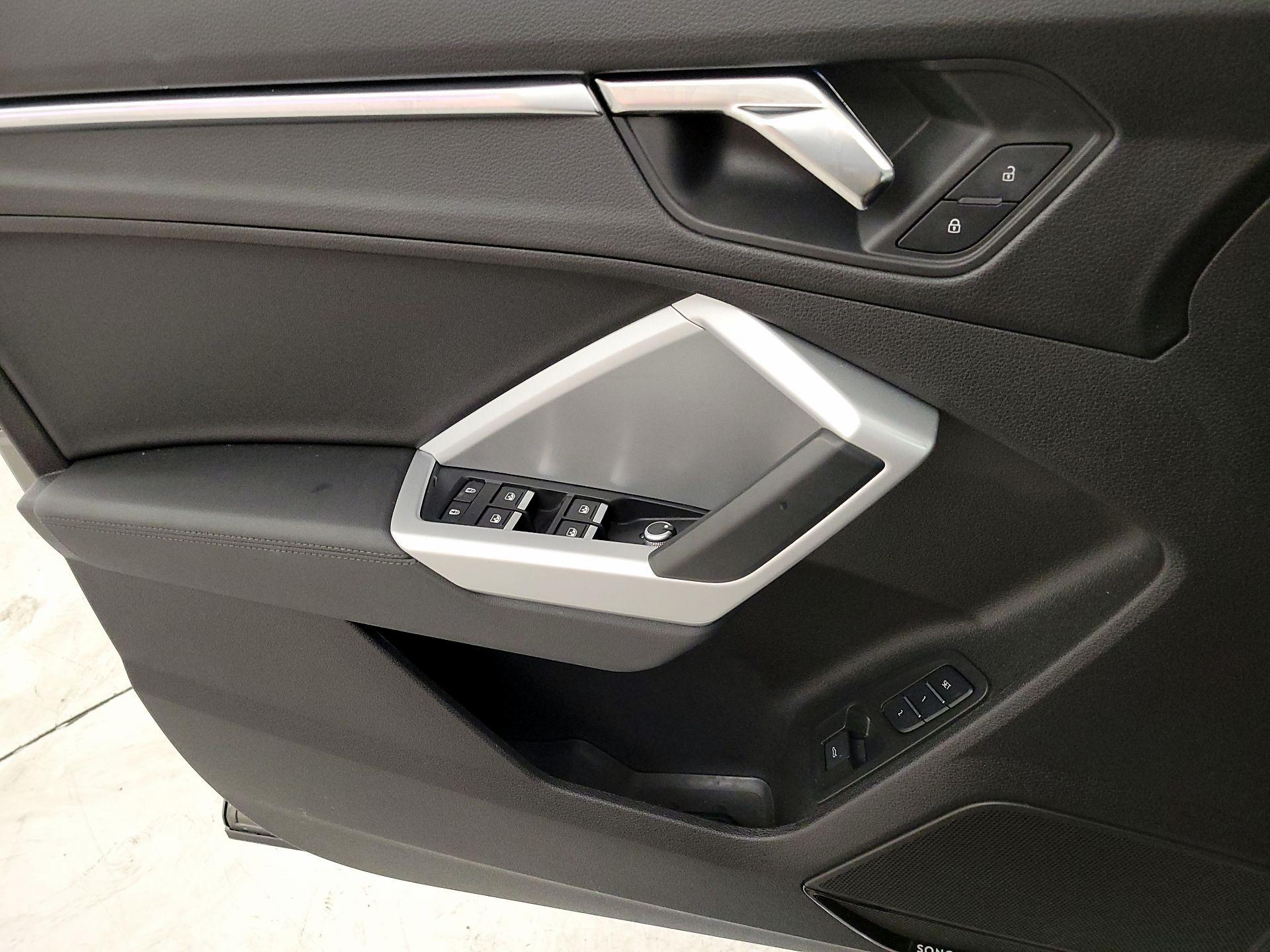 Thumbnail: 2022 Audi Q3 - 12