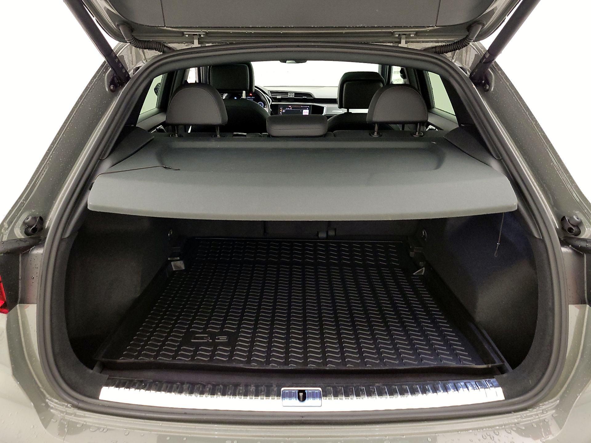 Thumbnail: 2022 Audi Q3 - 19