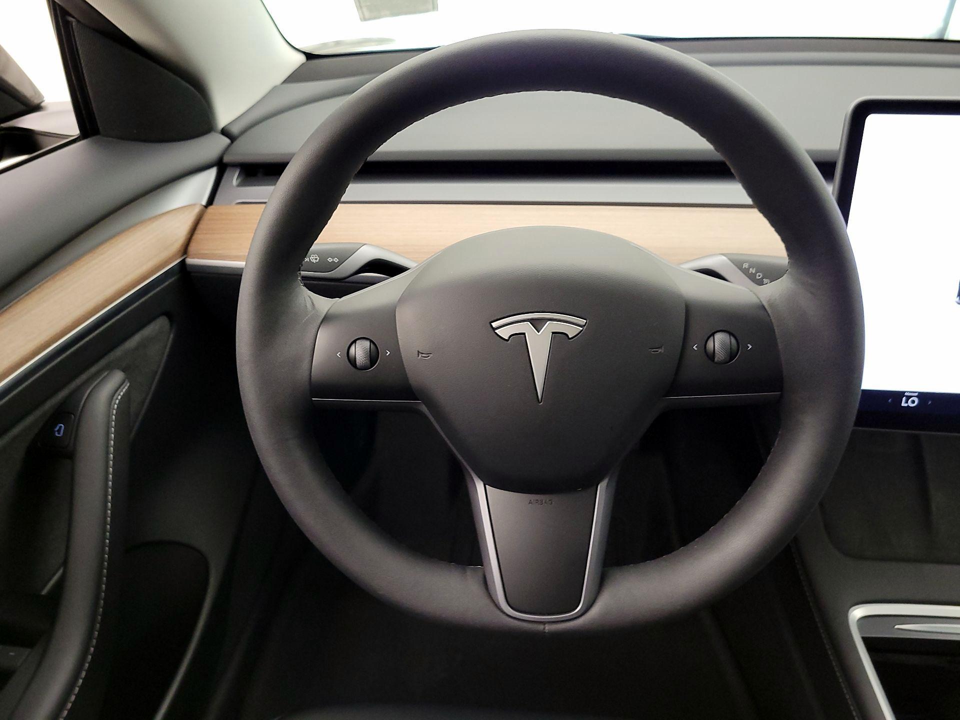 Thumbnail: 2023 Tesla Model 3 - 10