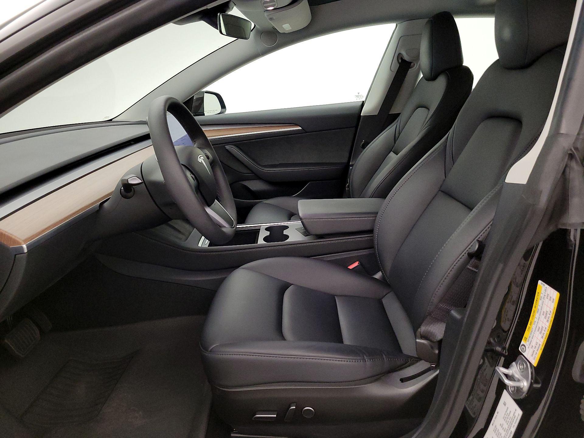 Thumbnail: 2023 Tesla Model 3 - 11