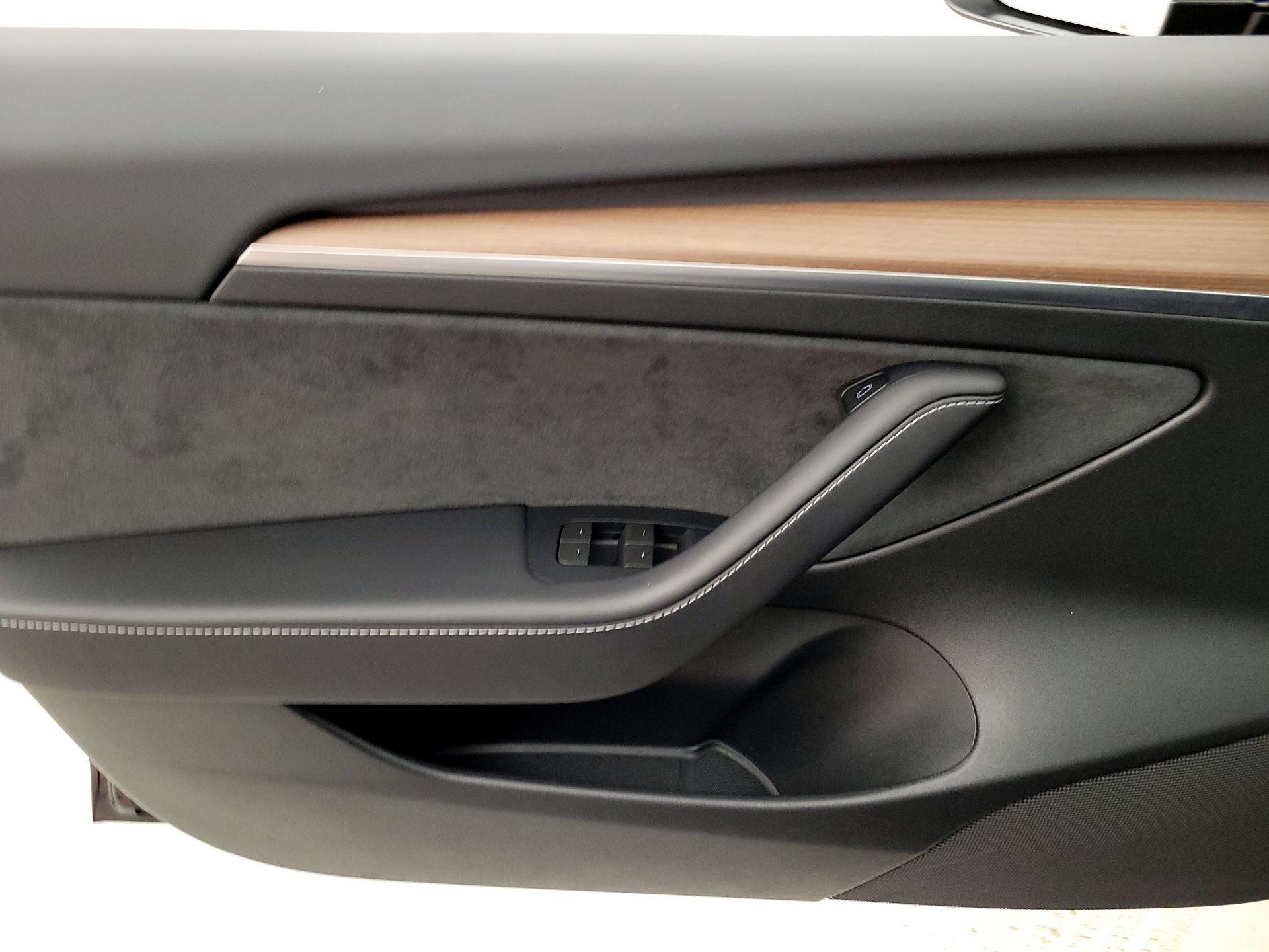 Thumbnail: 2023 Tesla Model 3 - 12