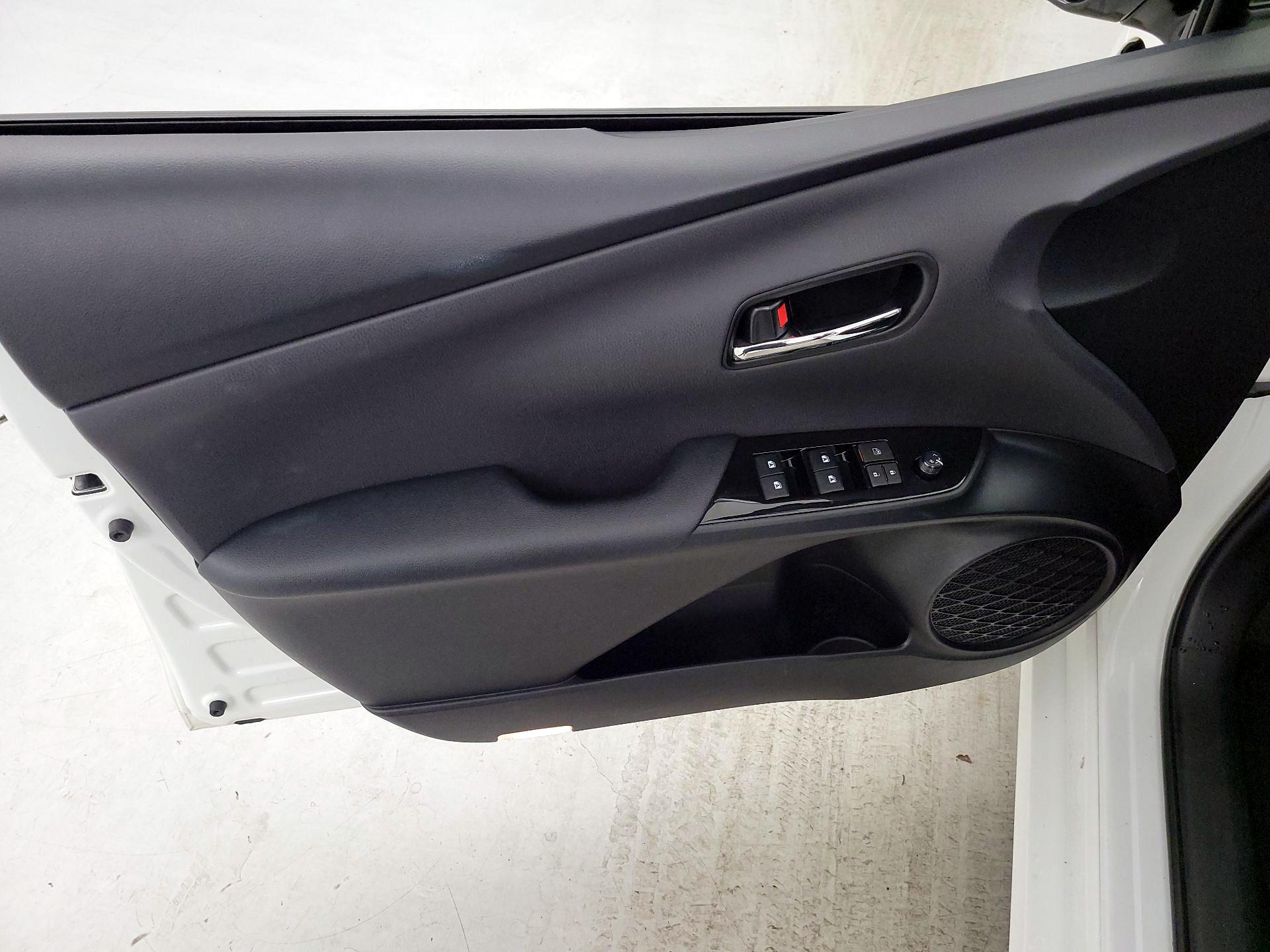 Thumbnail: 2018 Toyota Prius - 12