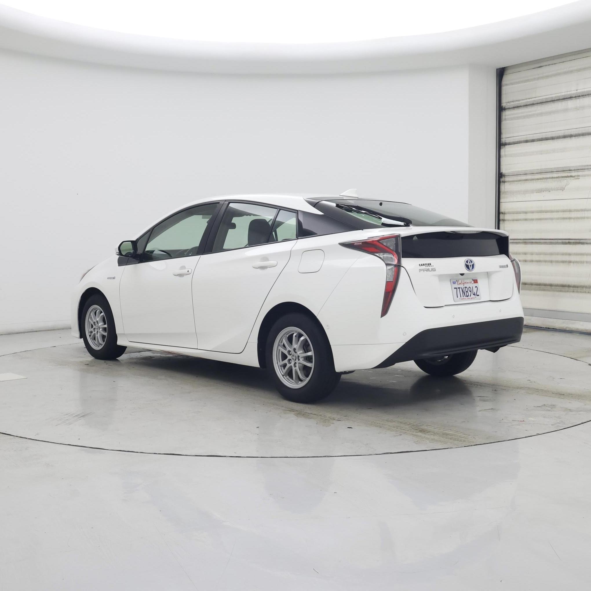 Thumbnail: 2018 Toyota Prius - 2