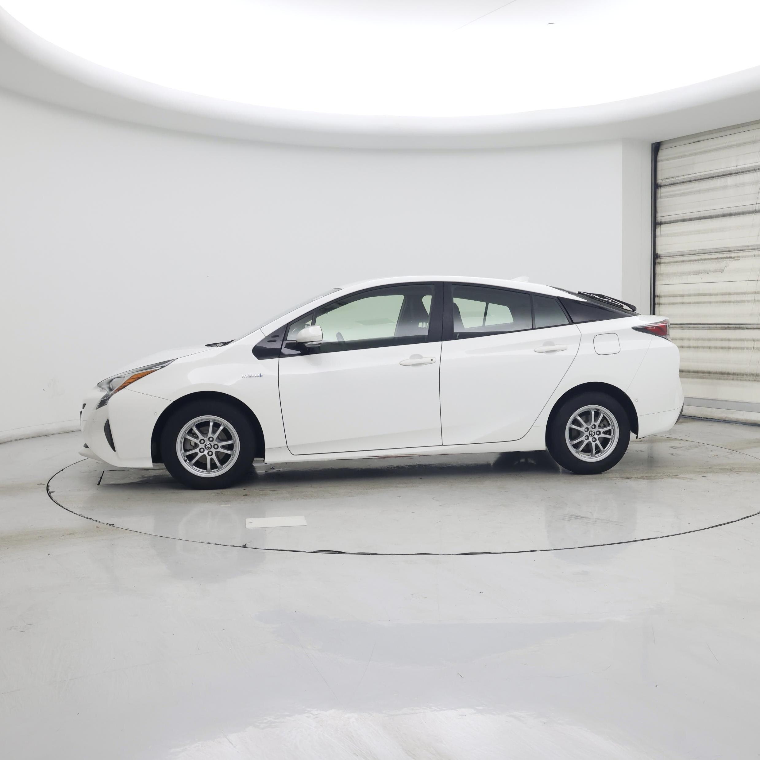 Thumbnail: 2018 Toyota Prius - 3