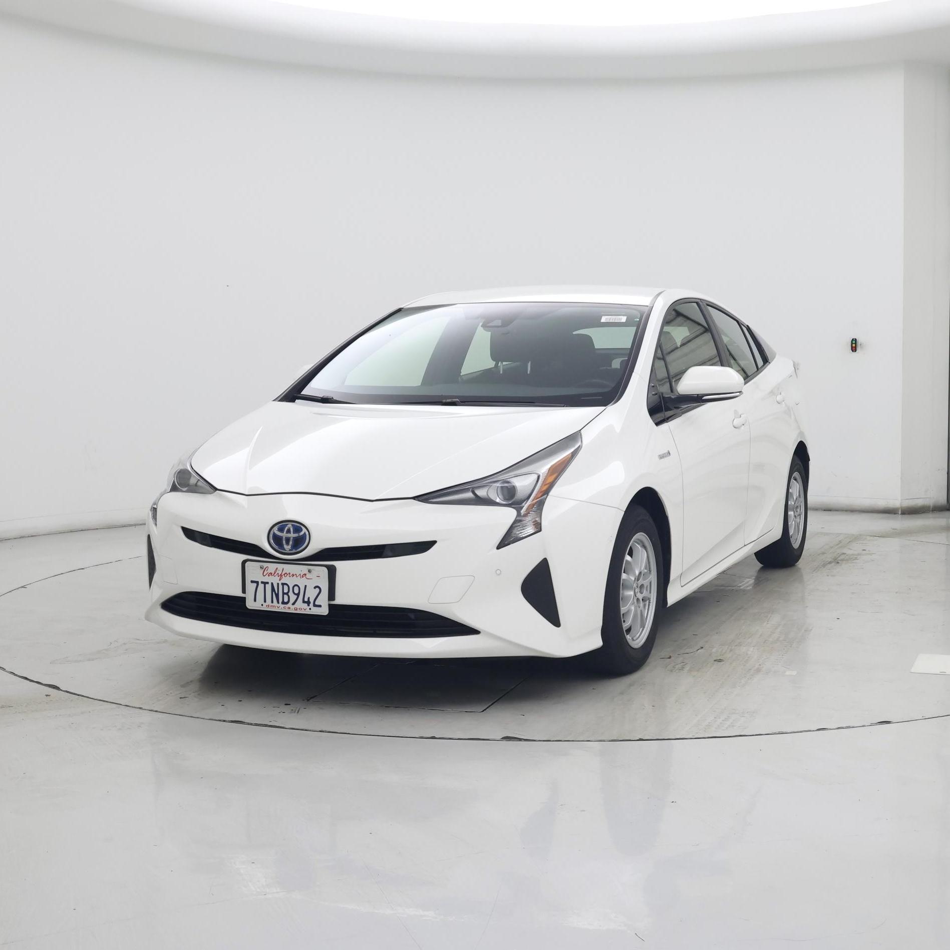 Thumbnail: 2018 Toyota Prius - 4