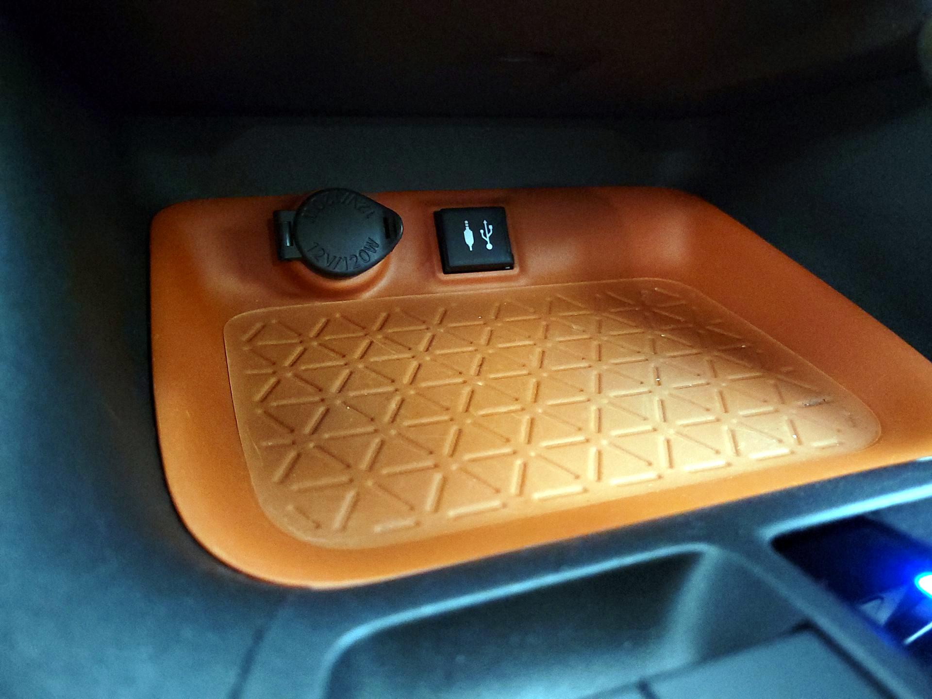 Thumbnail: 2019 Toyota RAV4 - 18