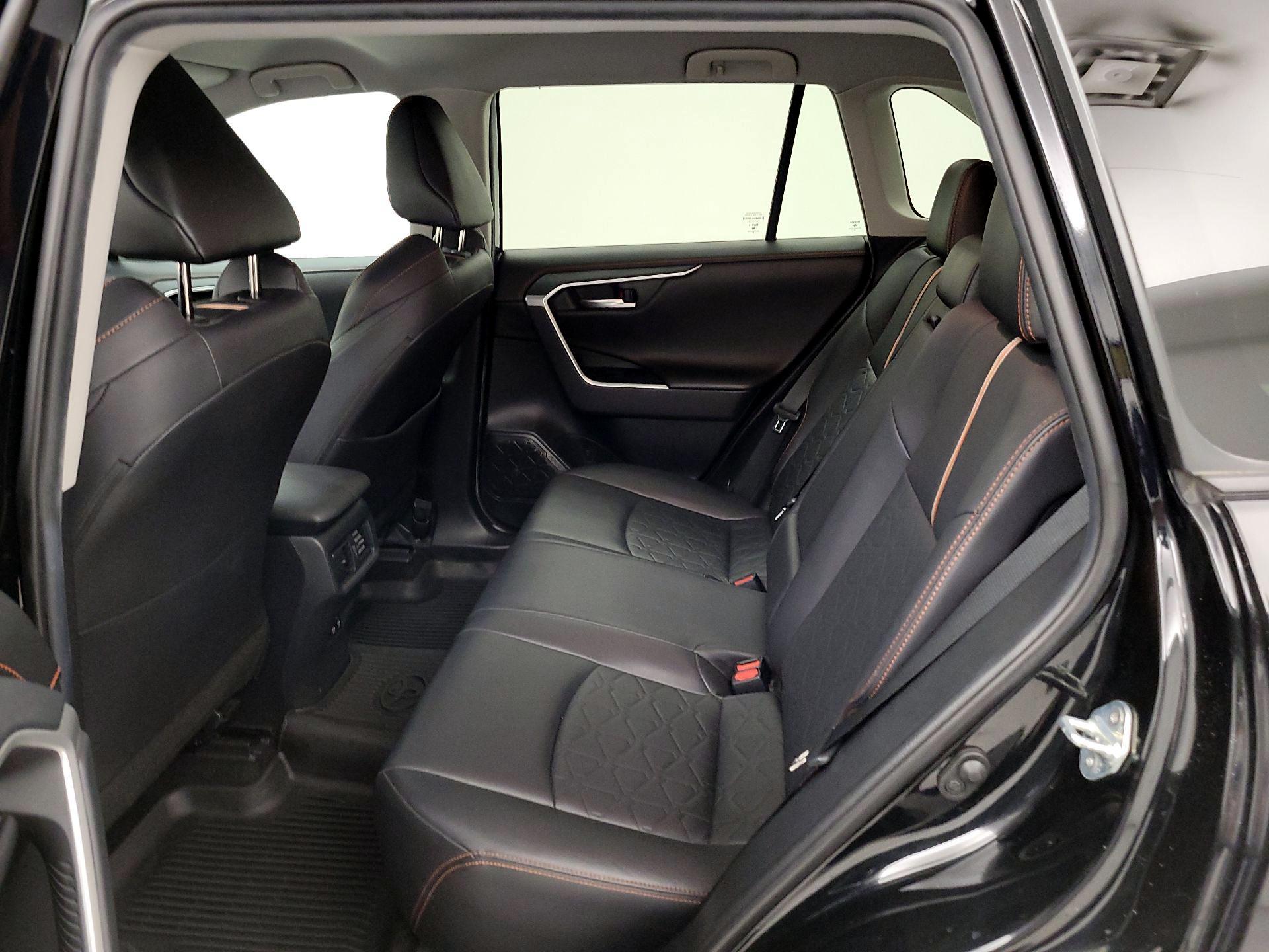 Thumbnail: 2019 Toyota RAV4 - 19