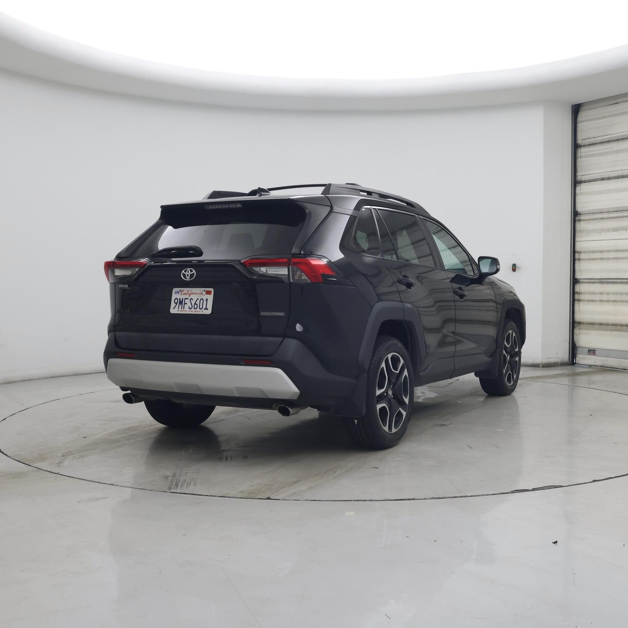 Thumbnail: 2019 Toyota RAV4 - 8
