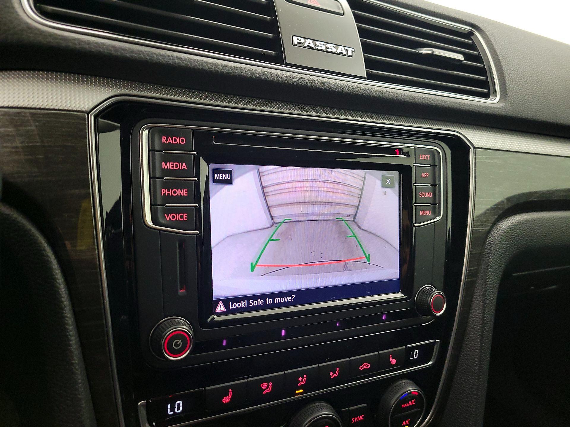 Thumbnail: 2018 Volkswagen Passat - 13