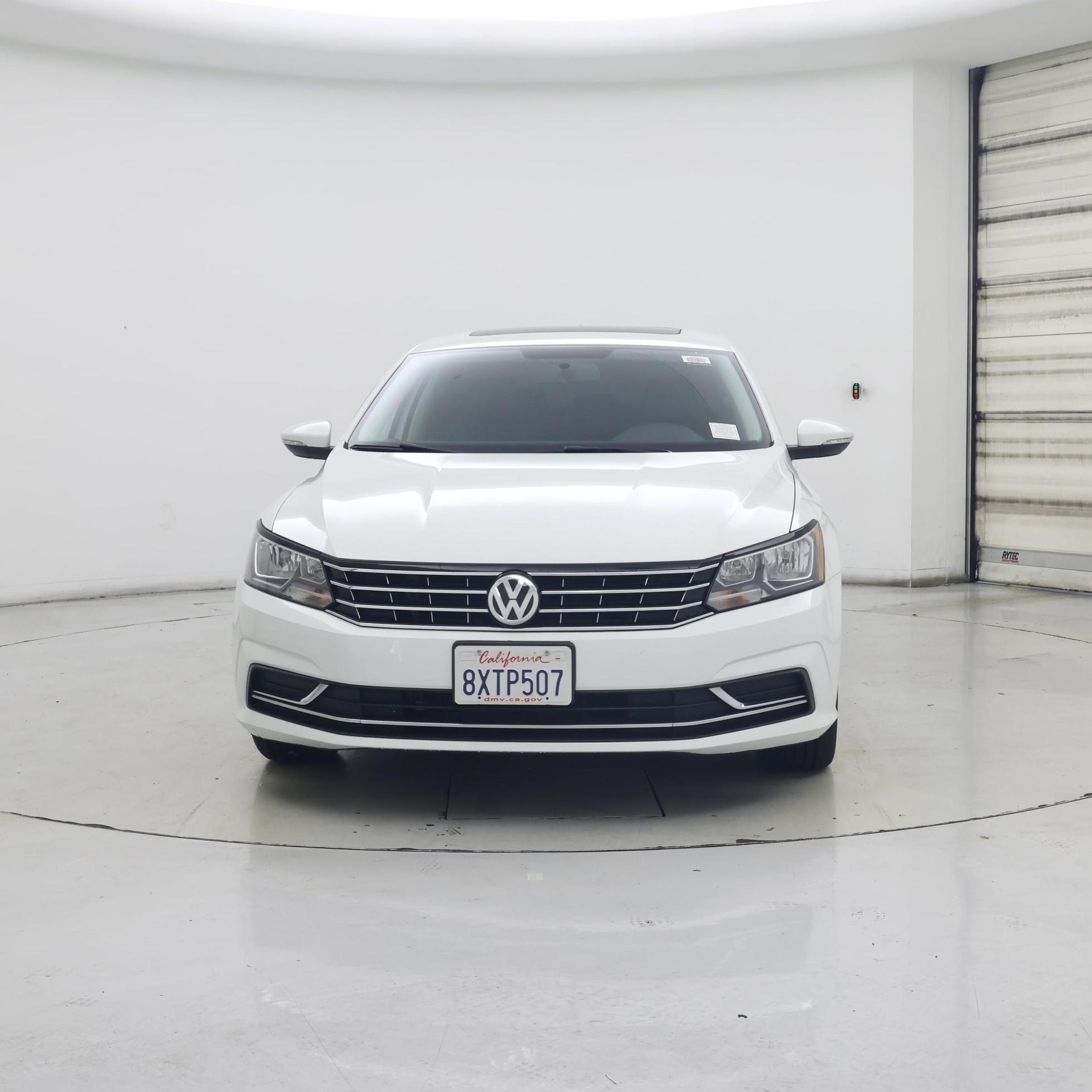 Thumbnail: 2018 Volkswagen Passat - 5