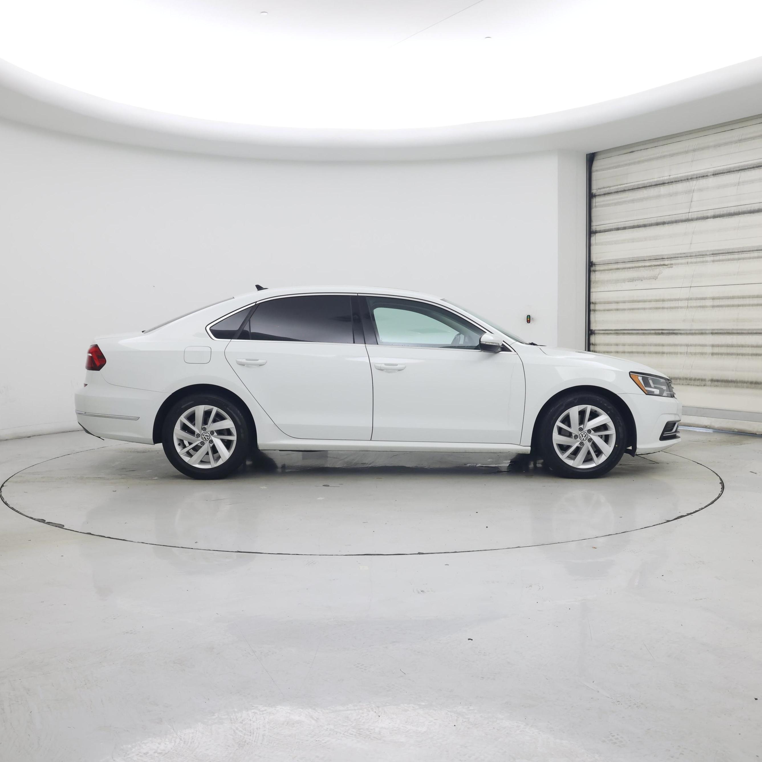 Thumbnail: 2018 Volkswagen Passat - 7