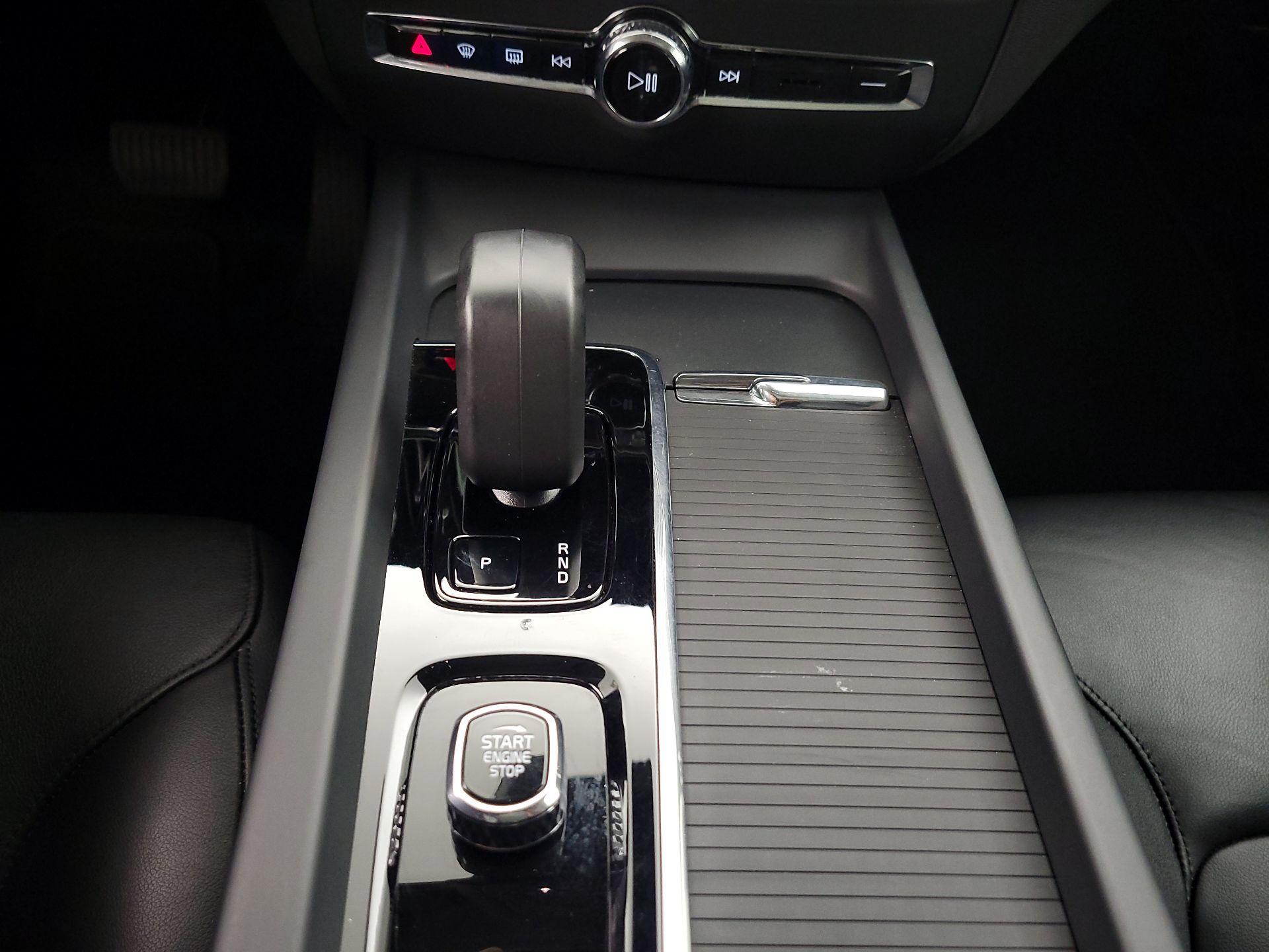 Thumbnail: 2024 Volvo S60 - 17