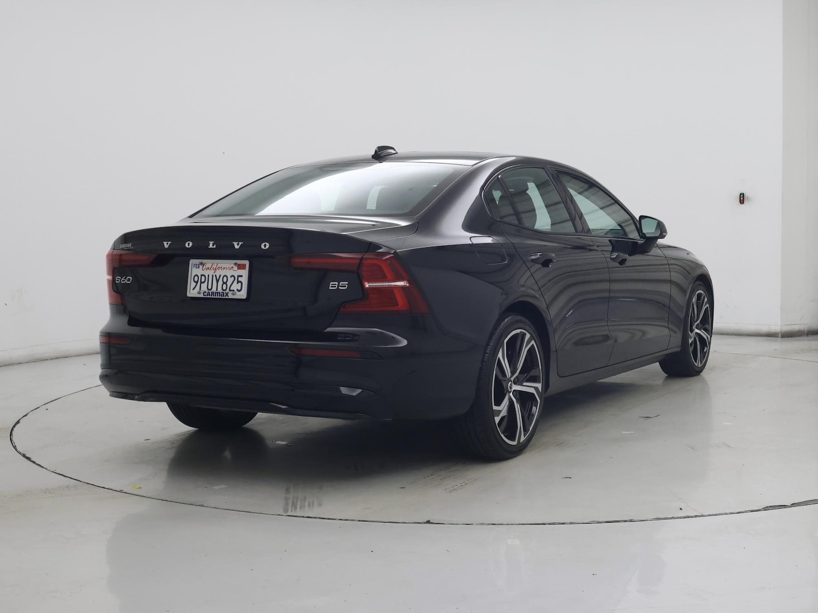 2024 Volvo S60 Core - Photo 9