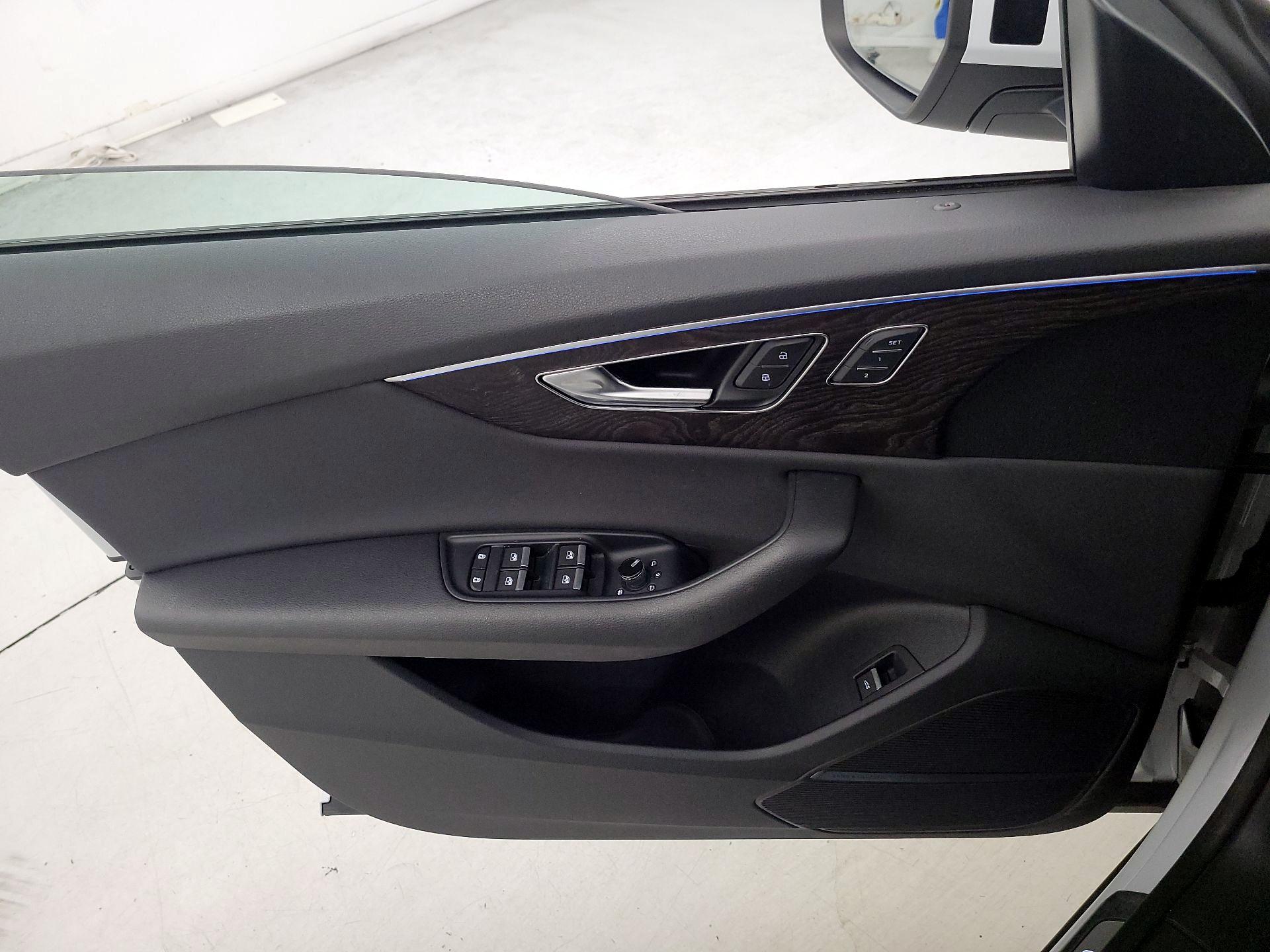 Thumbnail: 2019 Audi Q8 - 12