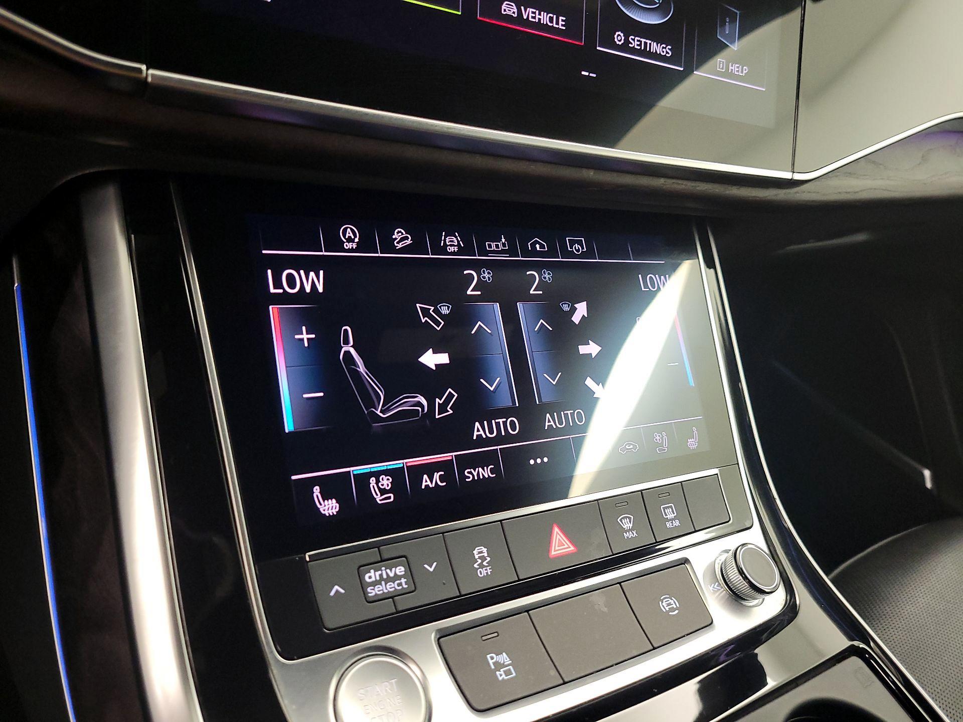 Thumbnail: 2019 Audi Q8 - 16