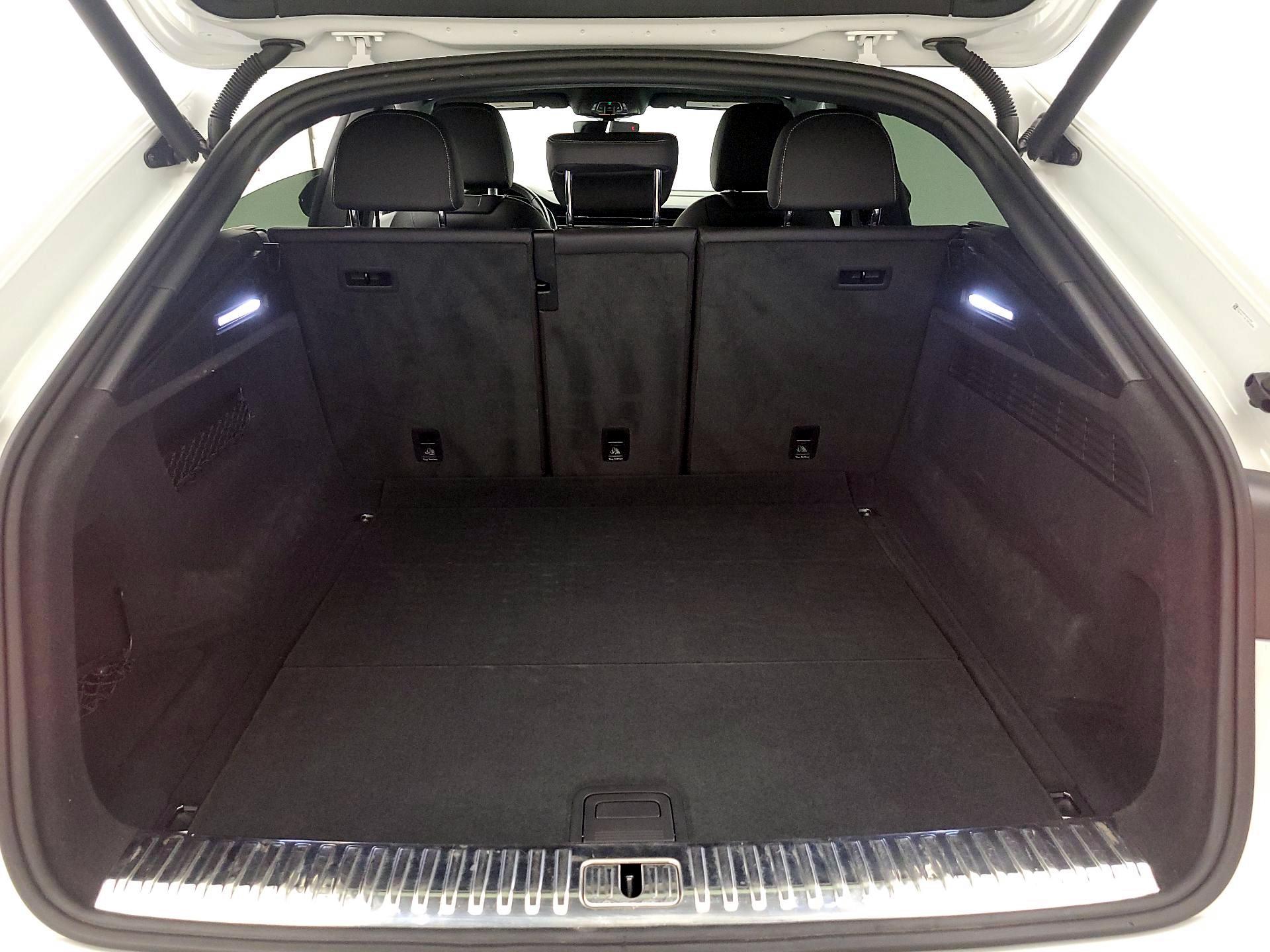 Thumbnail: 2019 Audi Q8 - 20