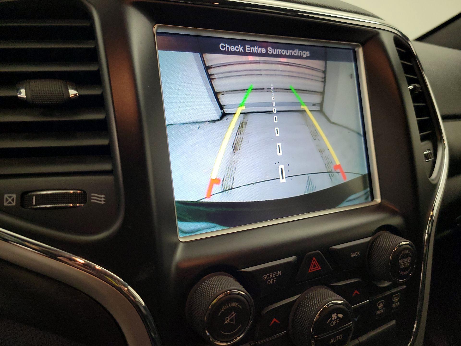 Thumbnail: 2015 Jeep Grand Cherokee - 14