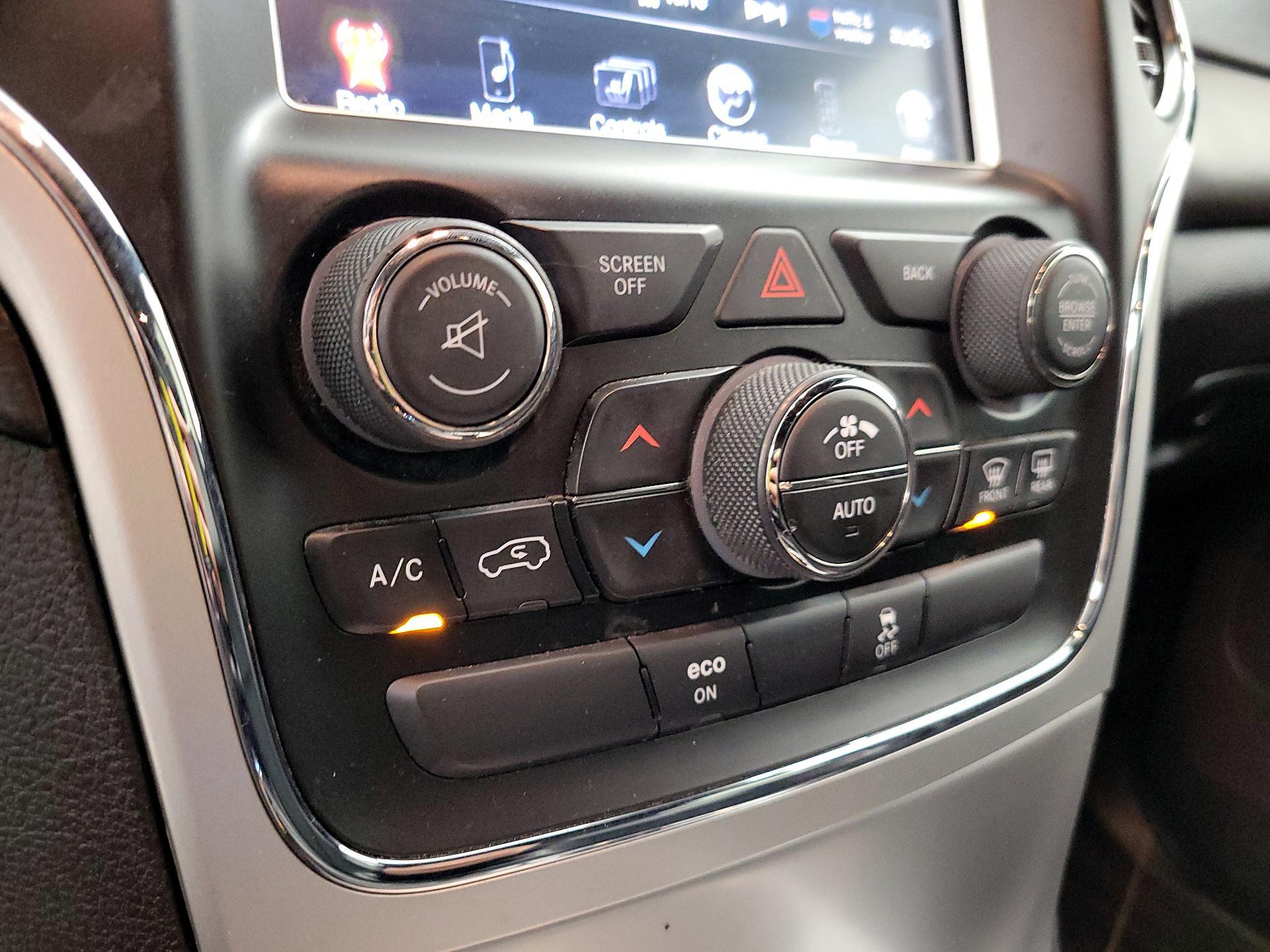 Thumbnail: 2015 Jeep Grand Cherokee - 16