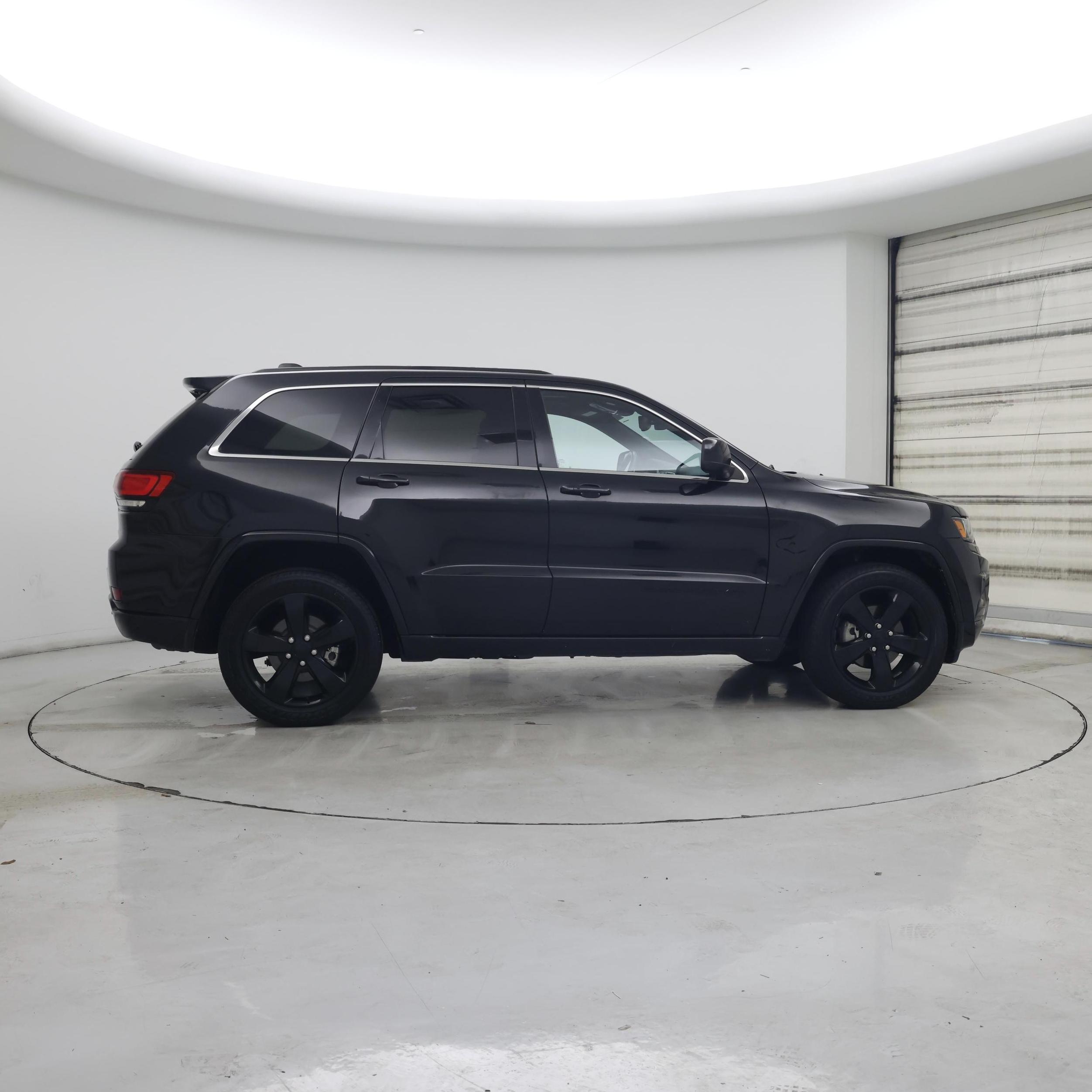 Thumbnail: 2015 Jeep Grand Cherokee - 7