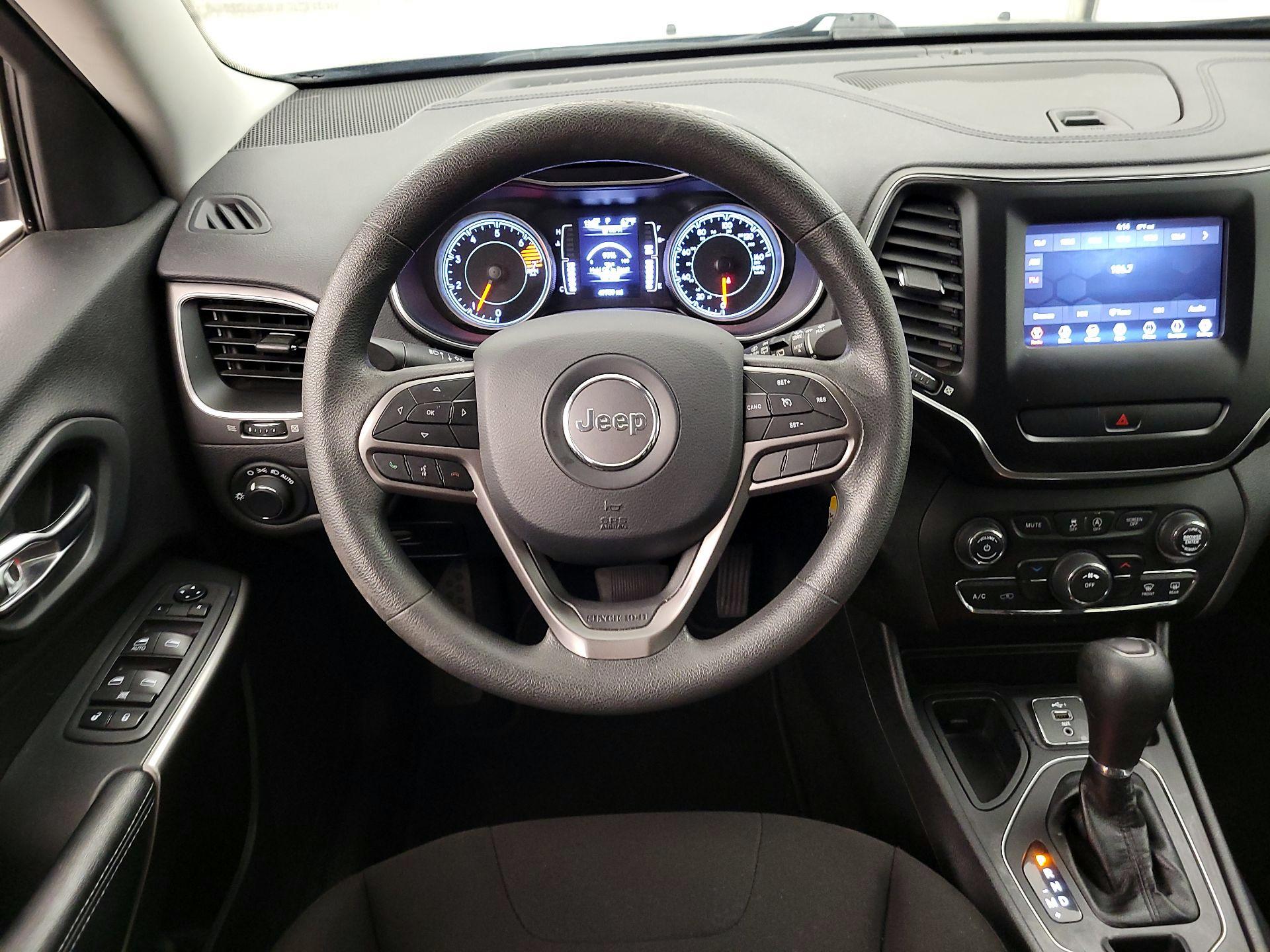 Thumbnail: 2020 Jeep Cherokee - 10