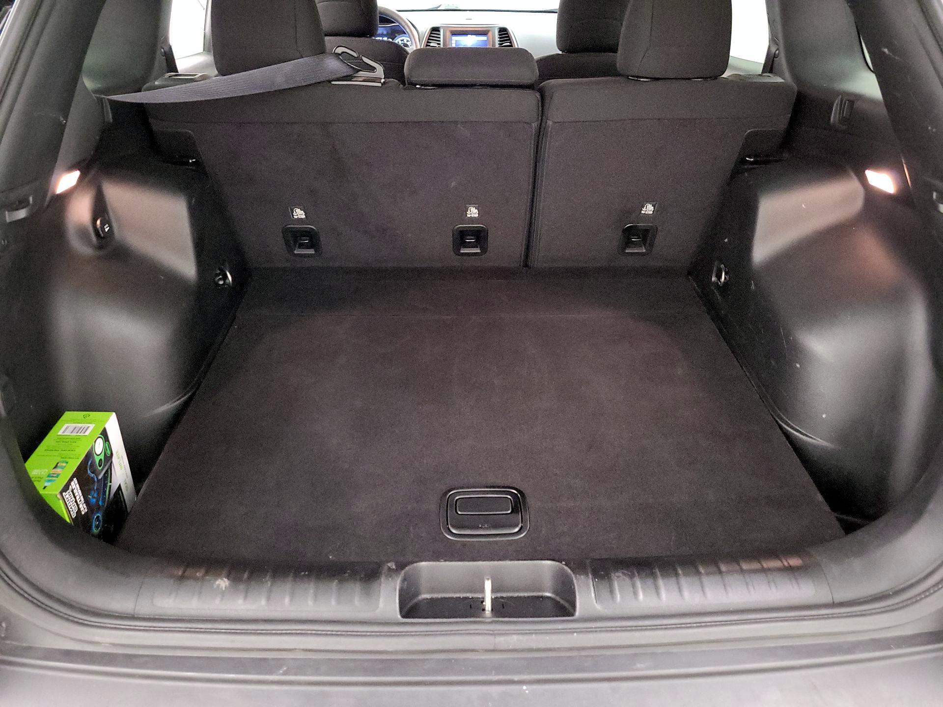 Thumbnail: 2020 Jeep Cherokee - 20