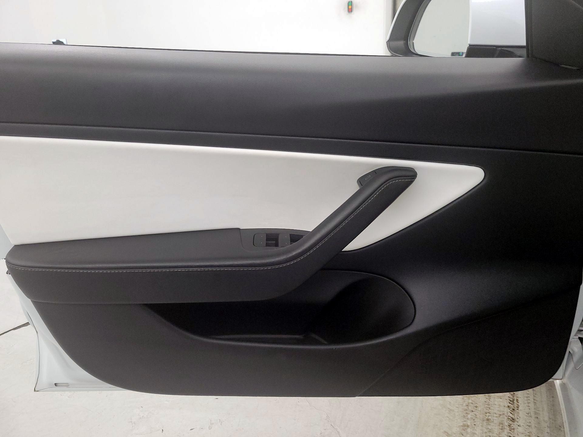 Thumbnail: 2021 Tesla Model 3 - 12