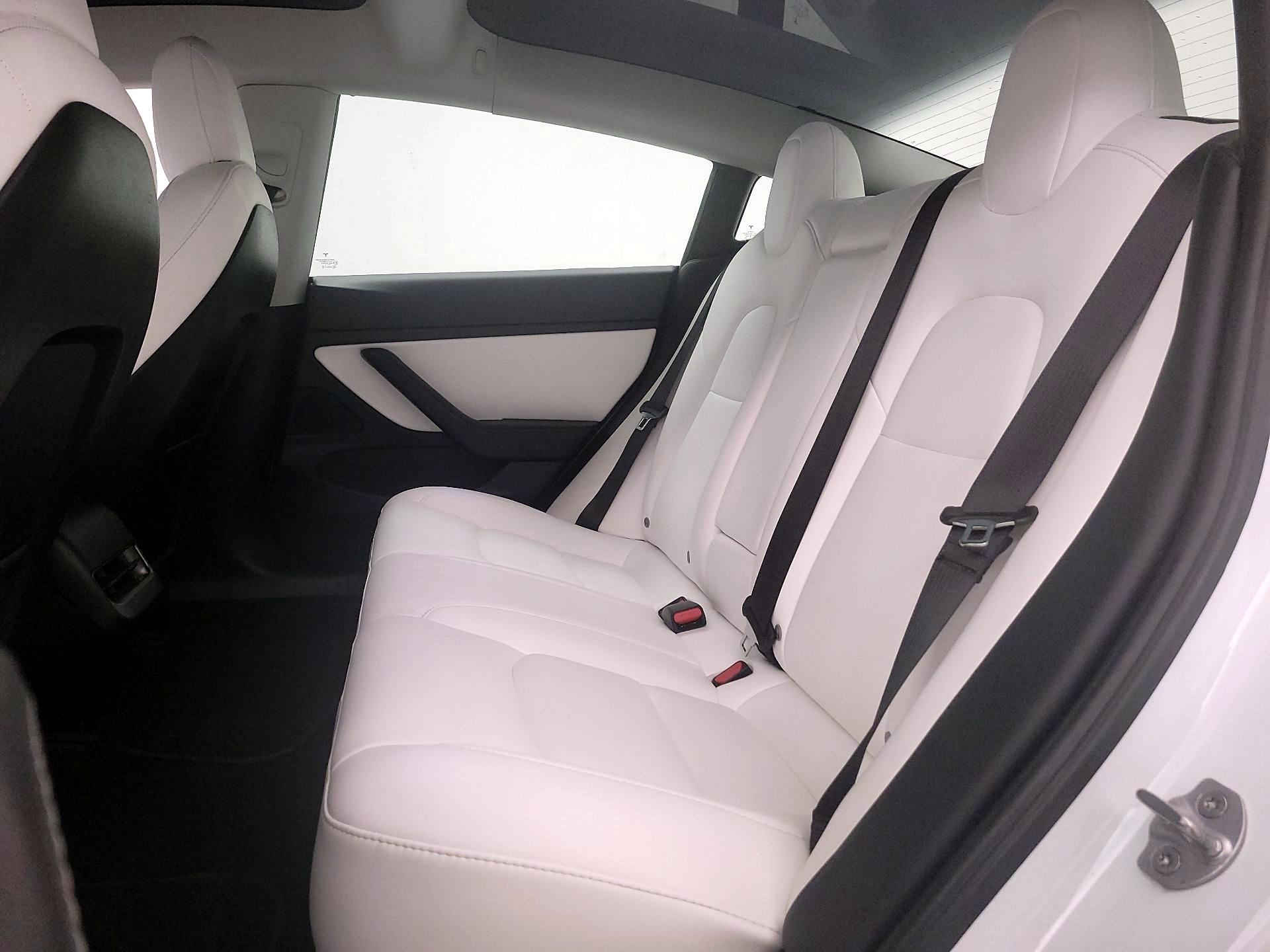 Thumbnail: 2021 Tesla Model 3 - 19