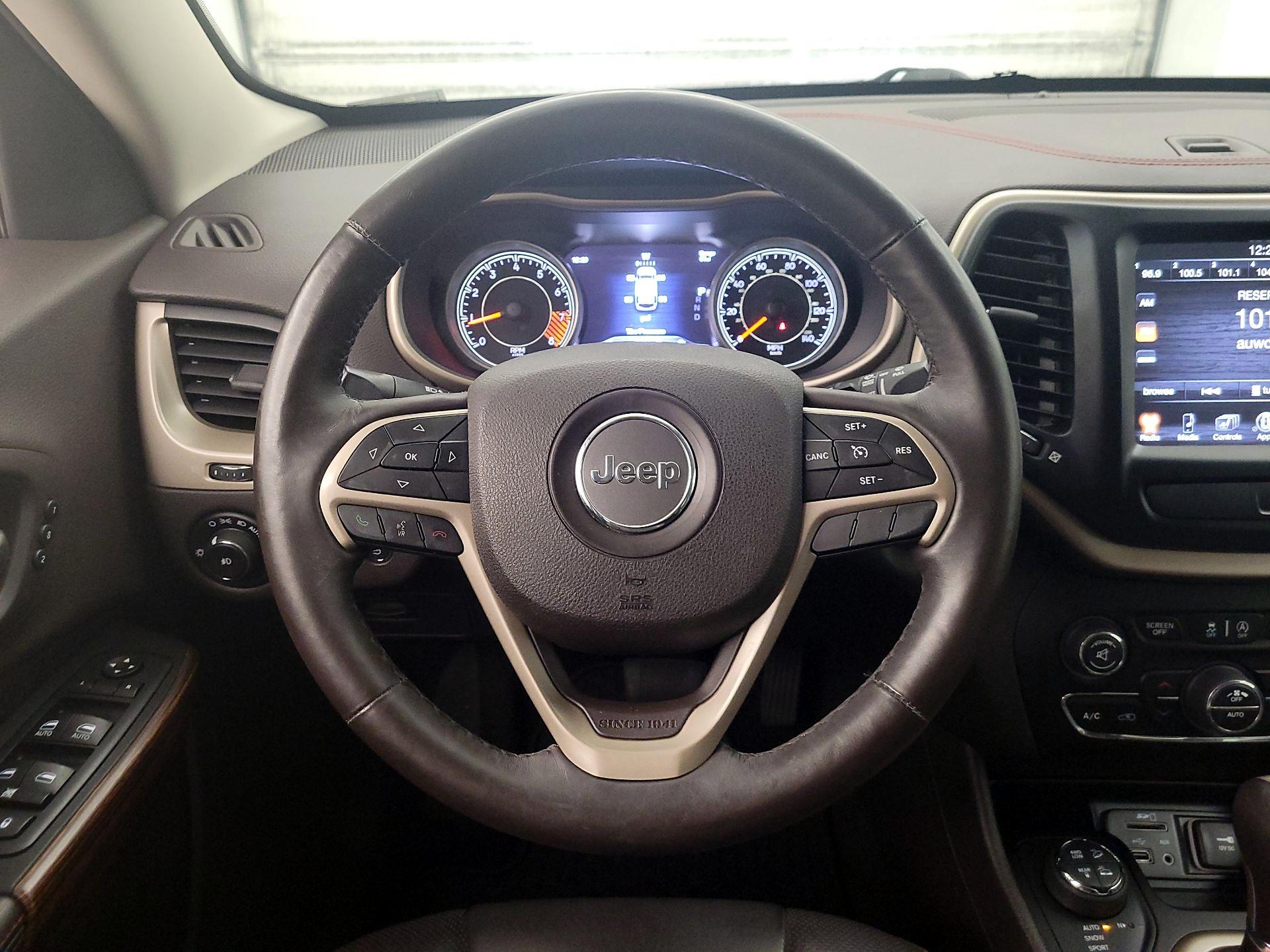 Thumbnail: 2015 Jeep Cherokee - 10