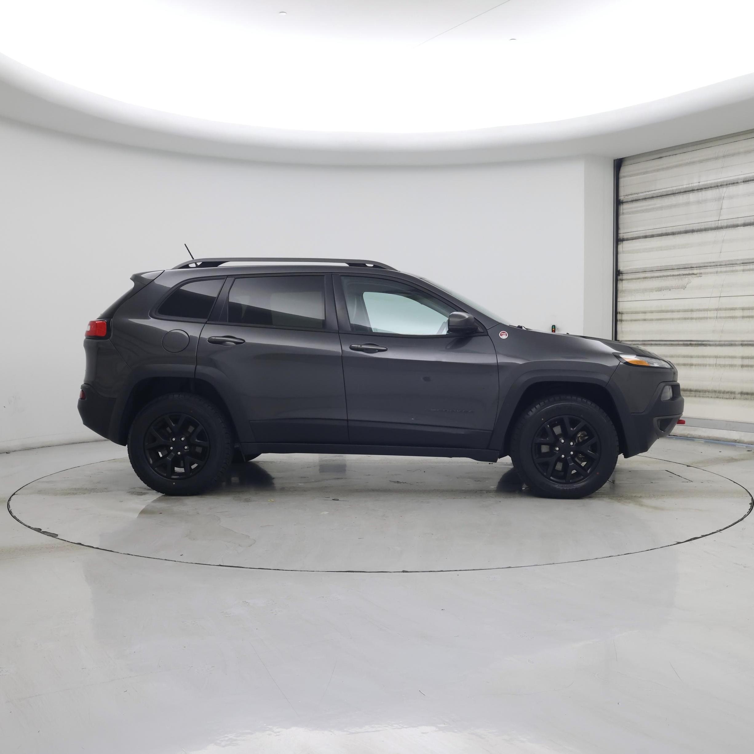 Thumbnail: 2015 Jeep Cherokee - 7