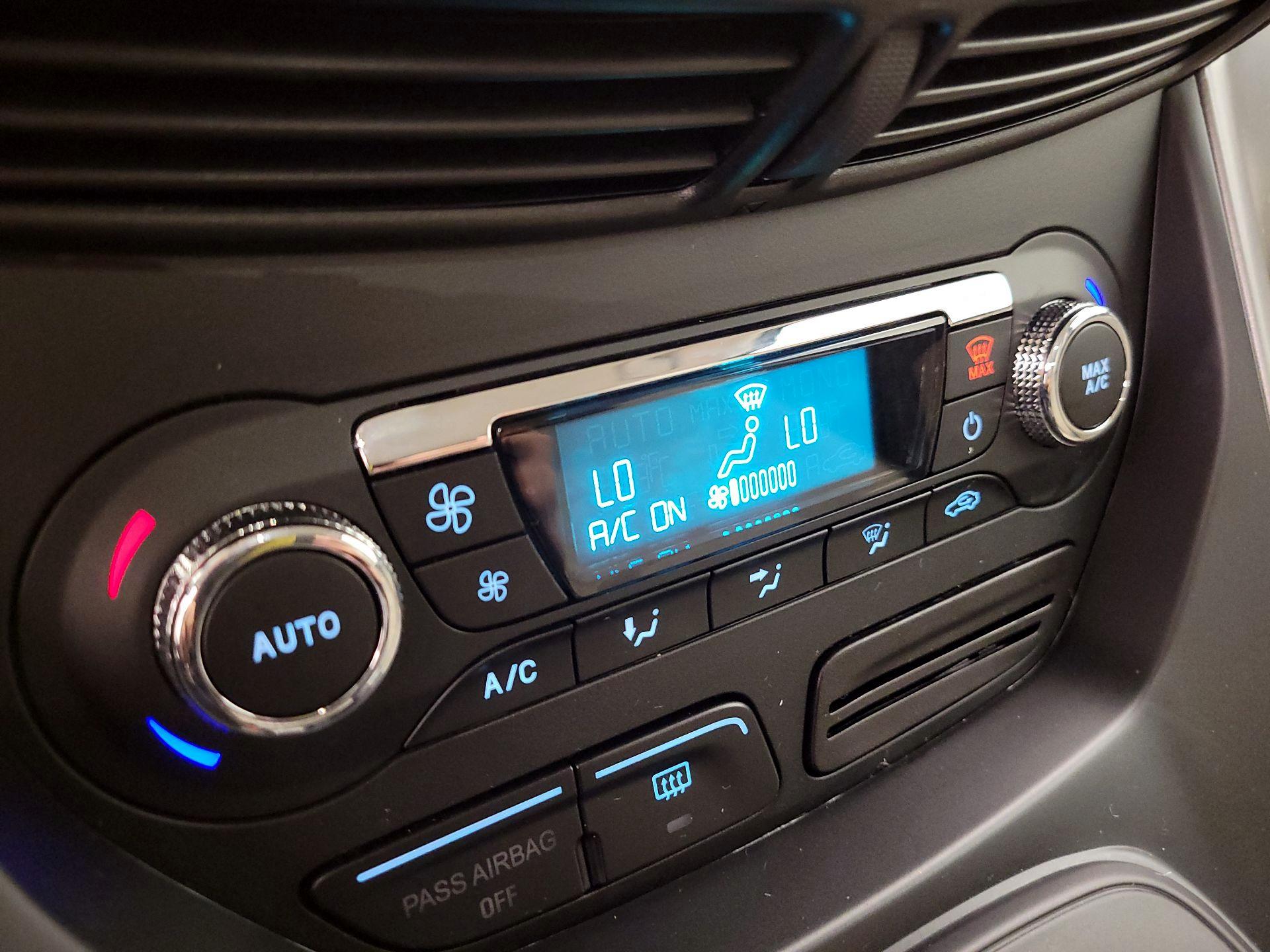 Thumbnail: 2014 Ford Escape - 16