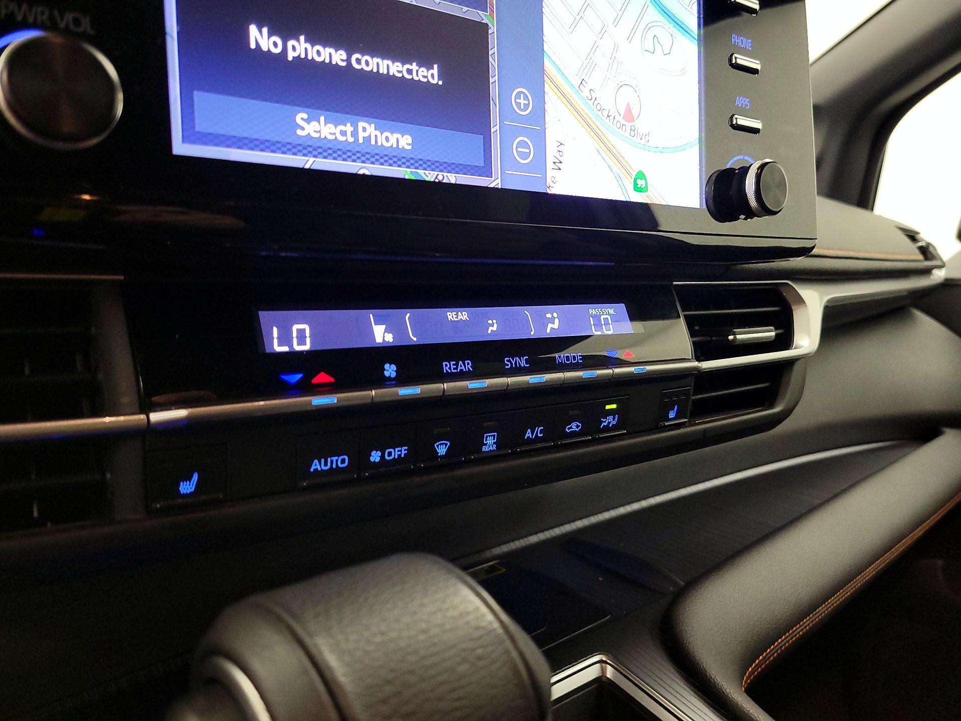 Thumbnail: 2022 Toyota Sienna - 17