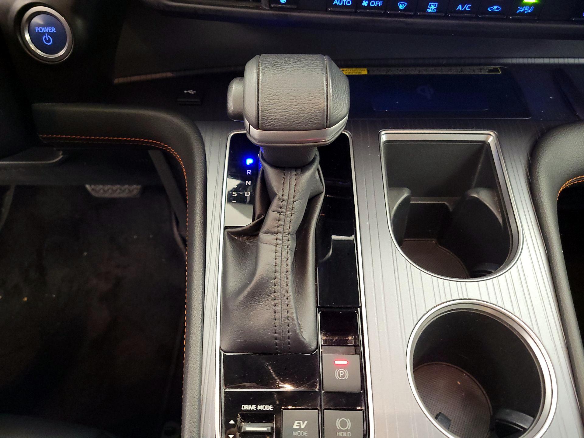 Thumbnail: 2022 Toyota Sienna - 18