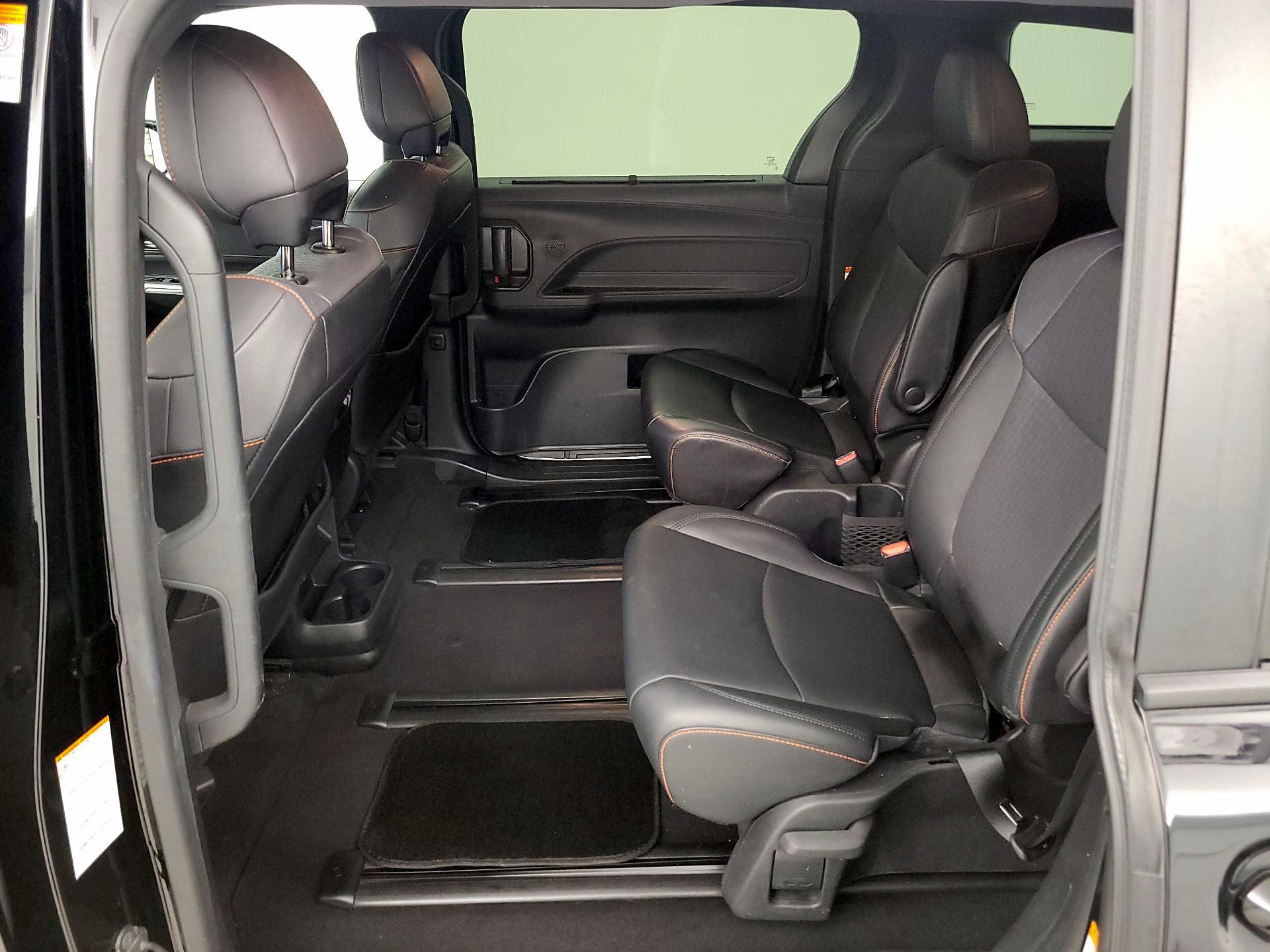 Thumbnail: 2022 Toyota Sienna - 20