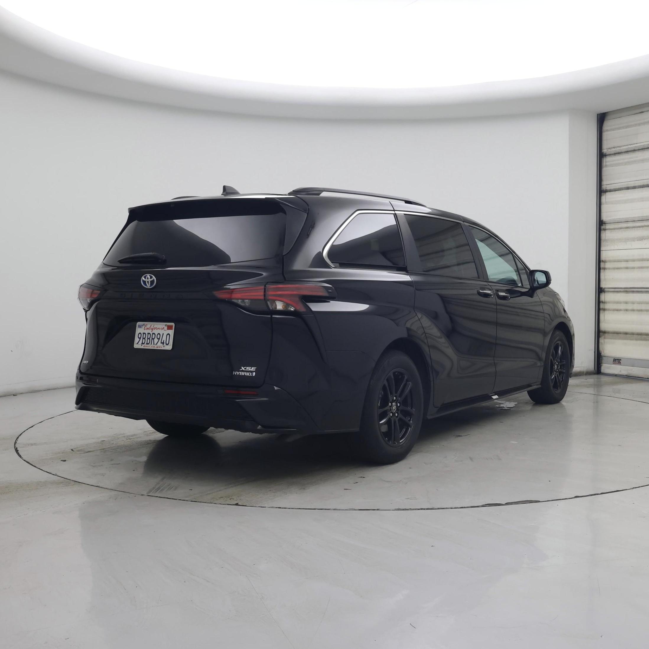 Thumbnail: 2022 Toyota Sienna - 8