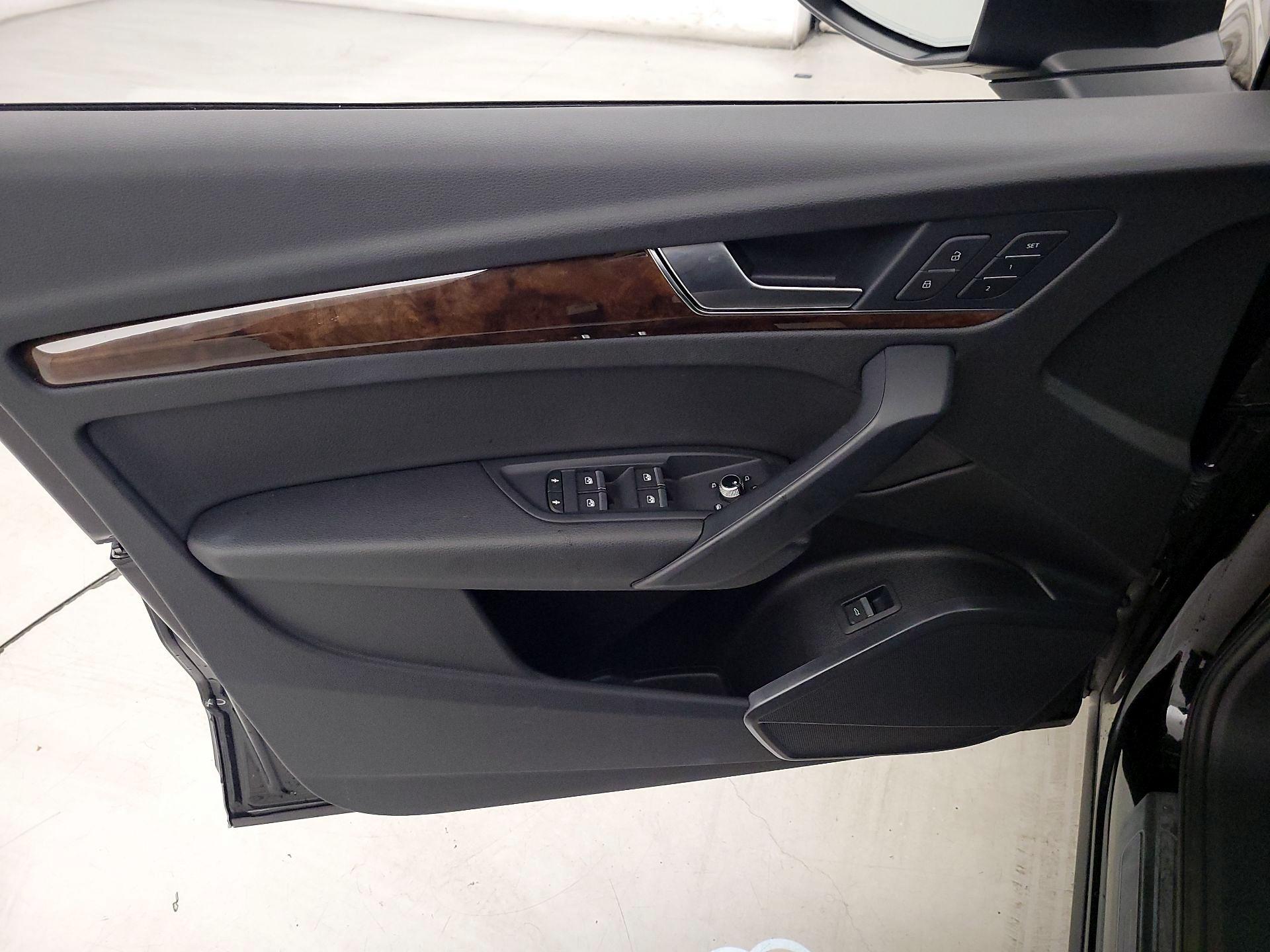 Thumbnail: 2020 Audi Q5 - 12