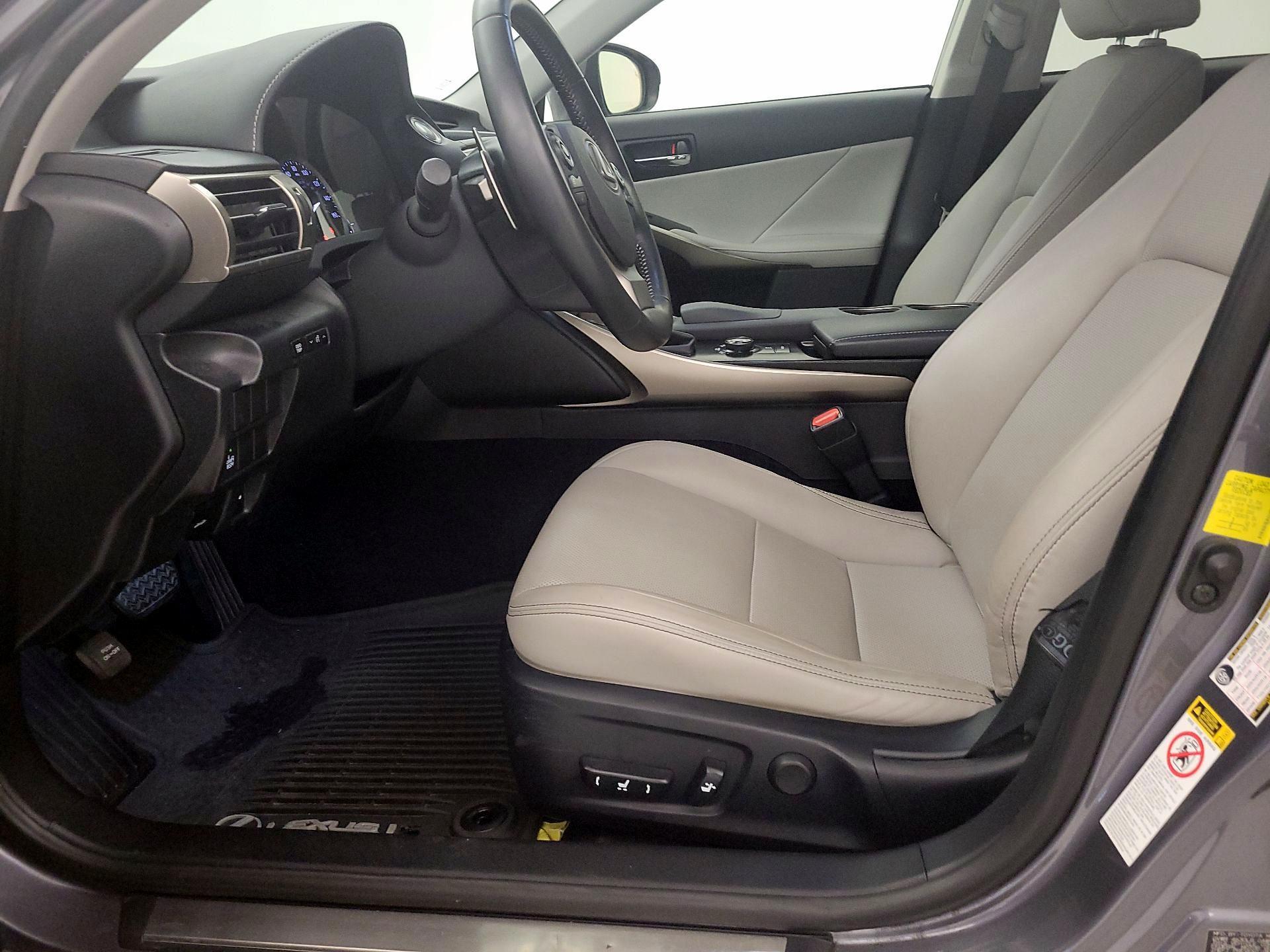 Thumbnail: 2014 Lexus IS - 11