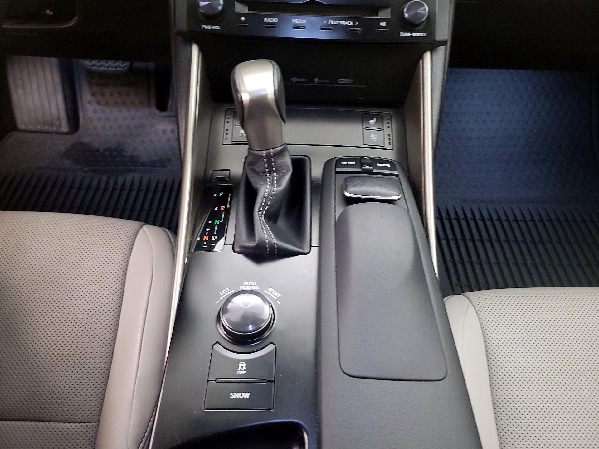 Thumbnail: 2014 Lexus IS - 16