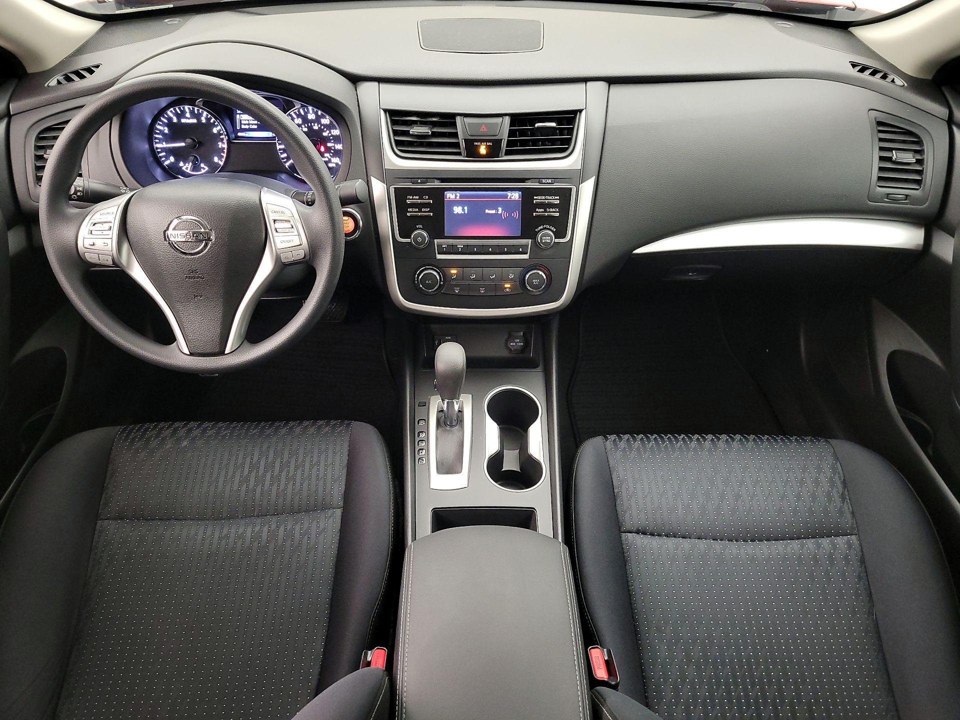 Thumbnail: 2016 Nissan Altima - 9