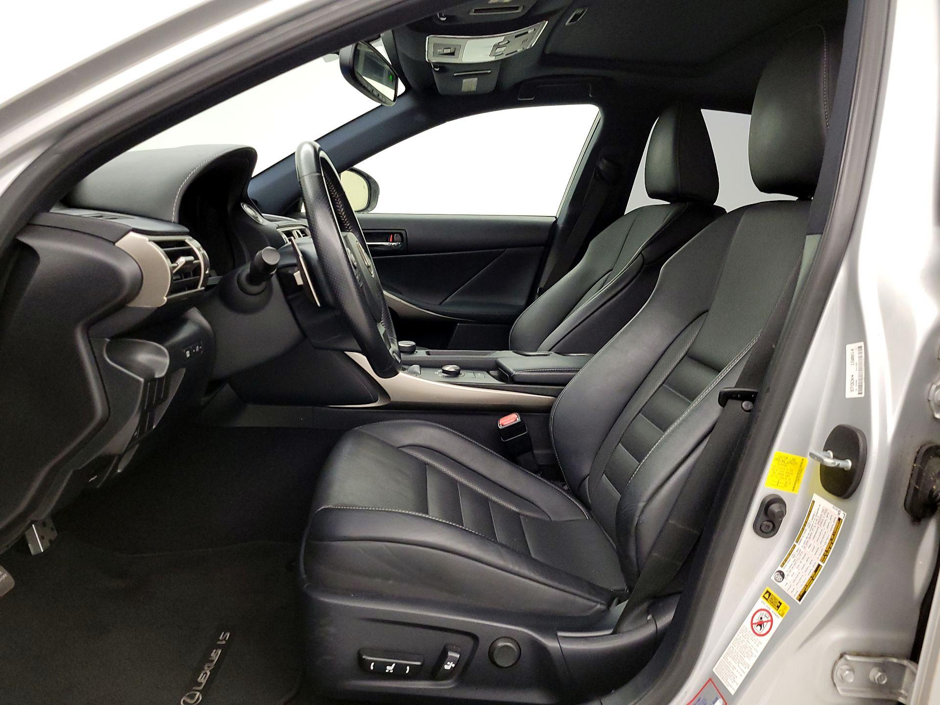 Thumbnail: 2015 Lexus IS - 11