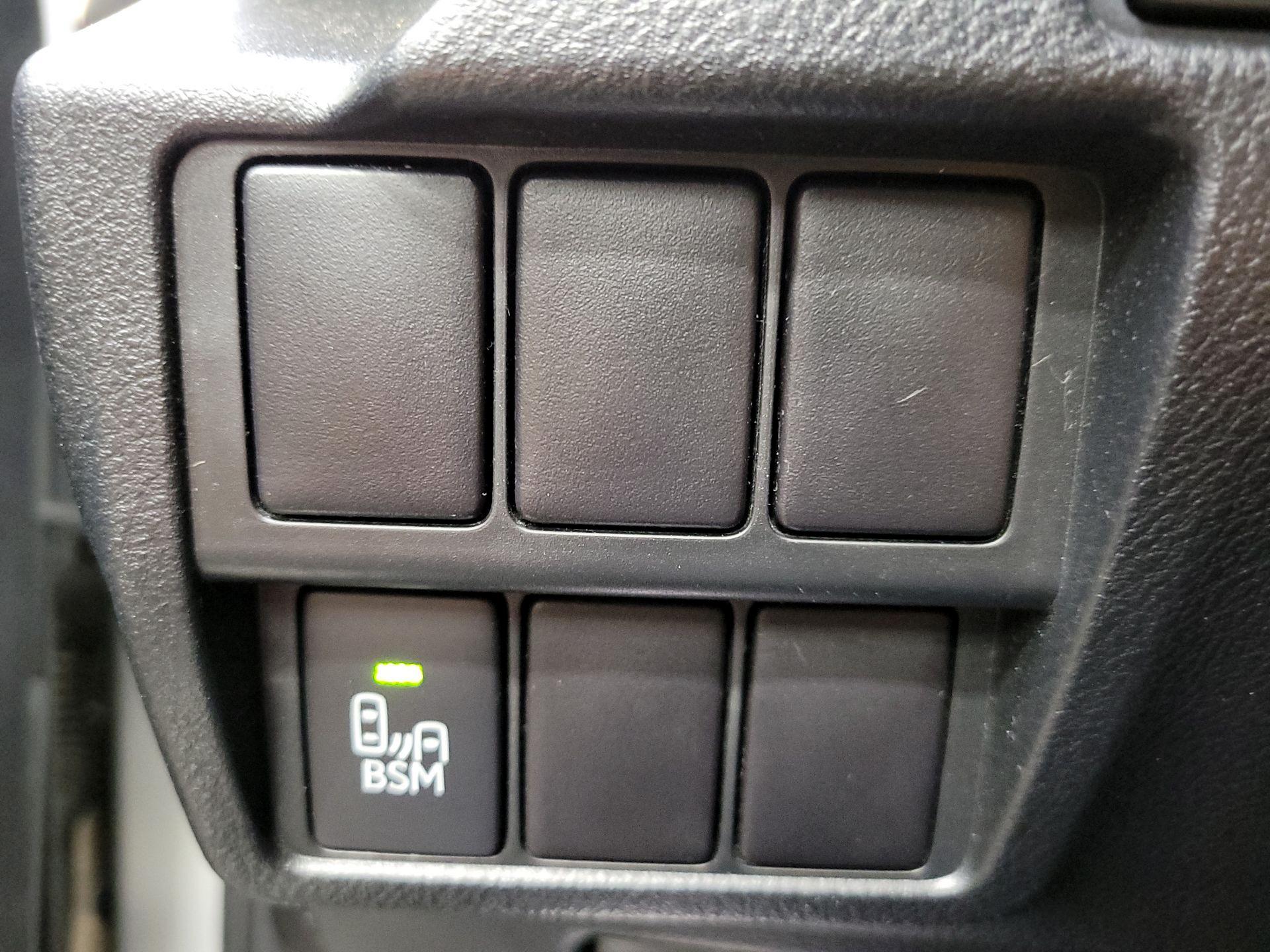 Thumbnail: 2015 Lexus IS - 13