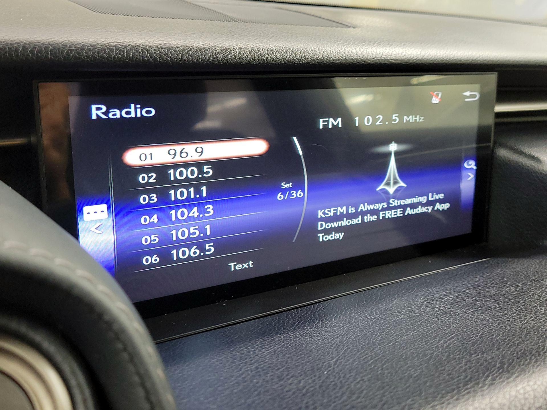 Thumbnail: 2015 Lexus IS - 15