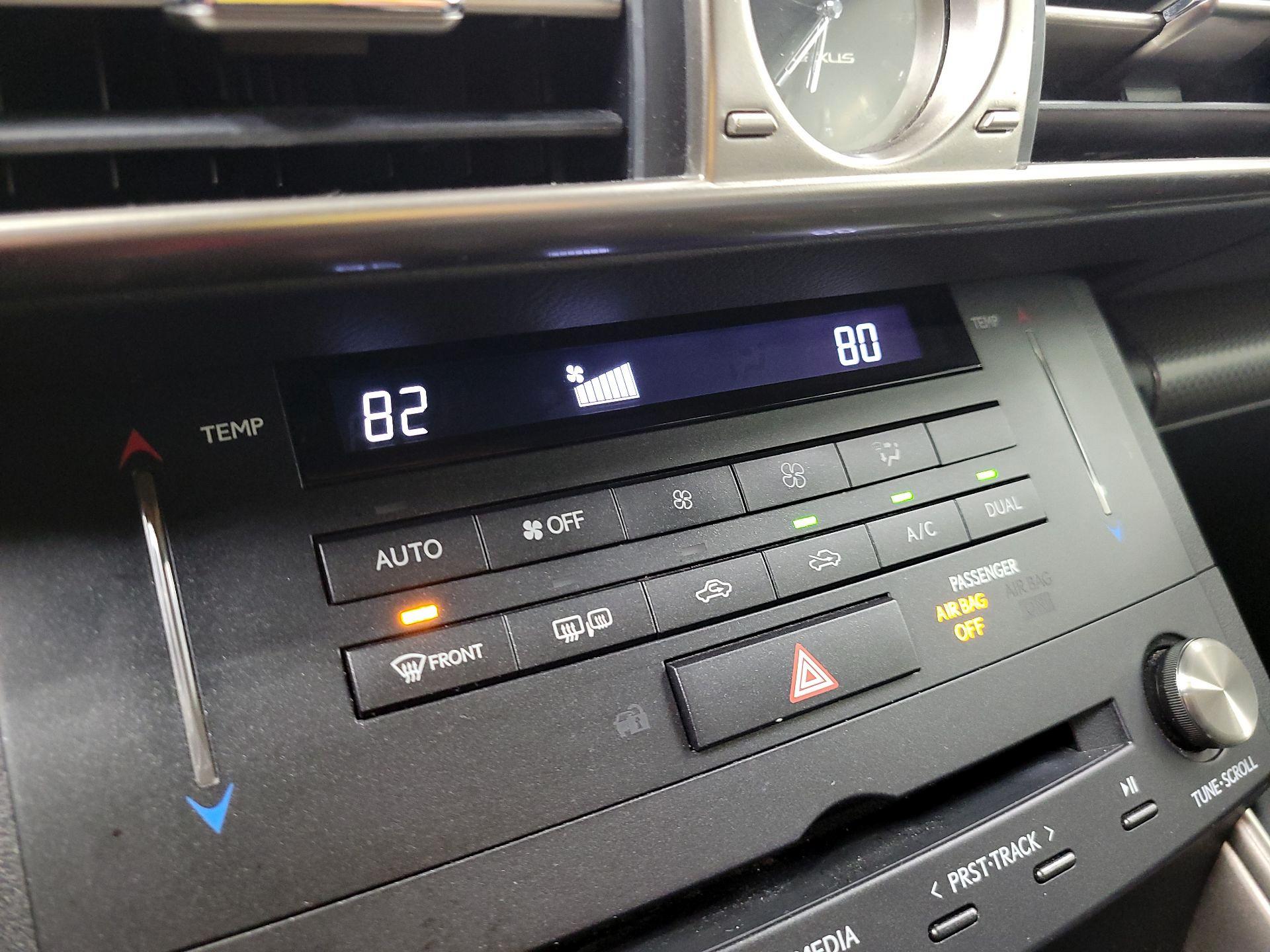 Thumbnail: 2015 Lexus IS - 16