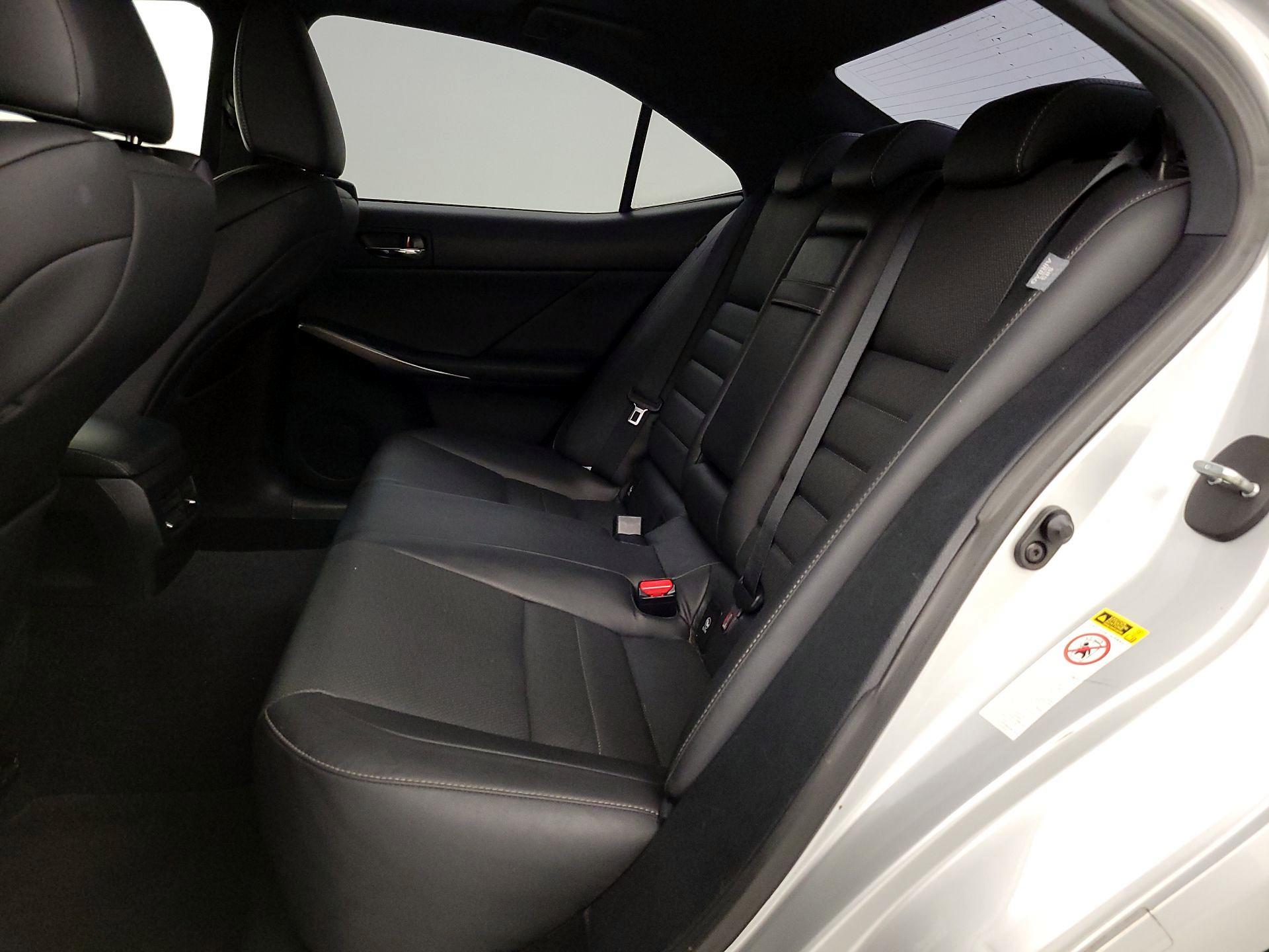 Thumbnail: 2015 Lexus IS - 18