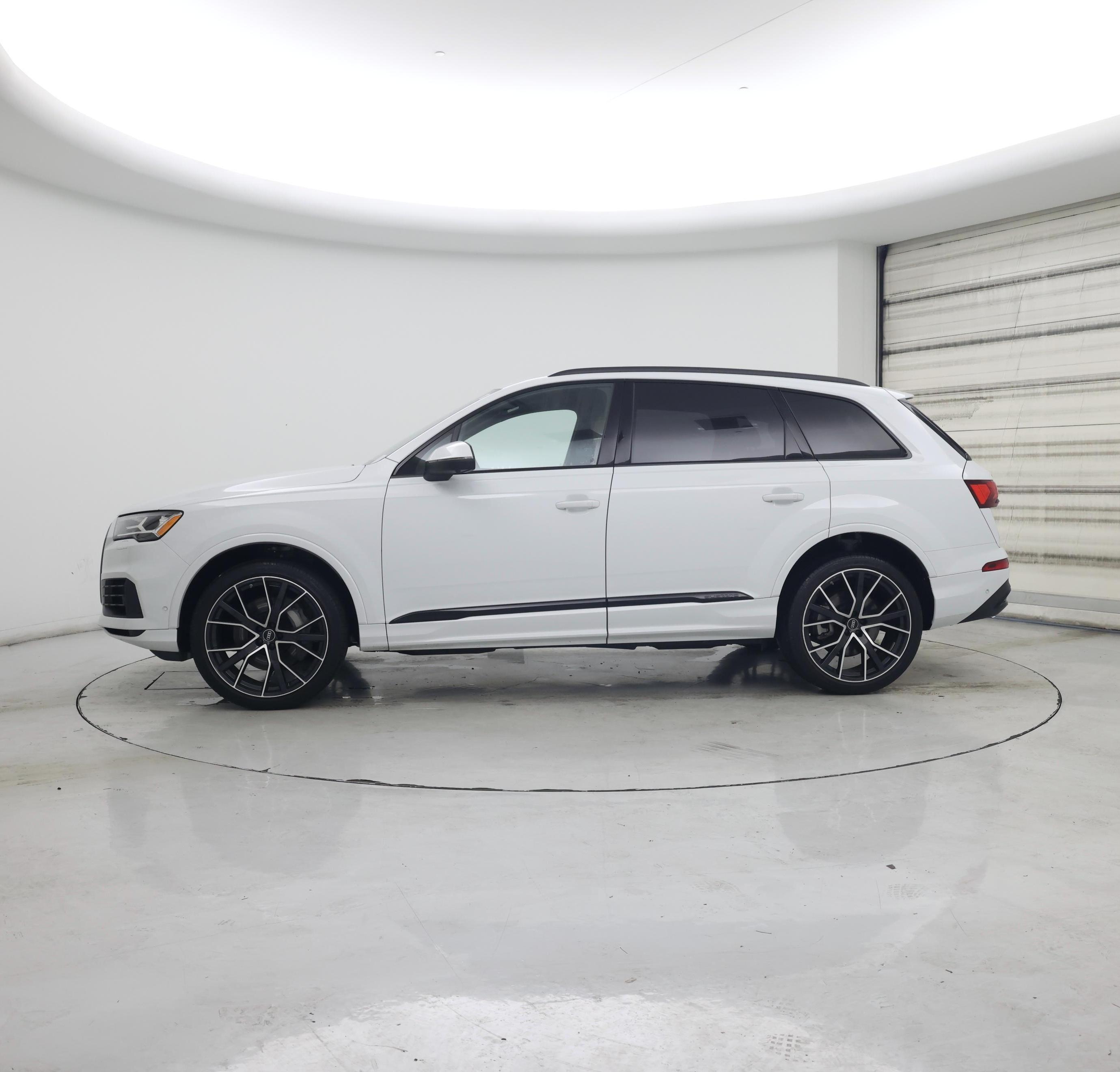 Thumbnail: 2022 Audi Q7 - 3