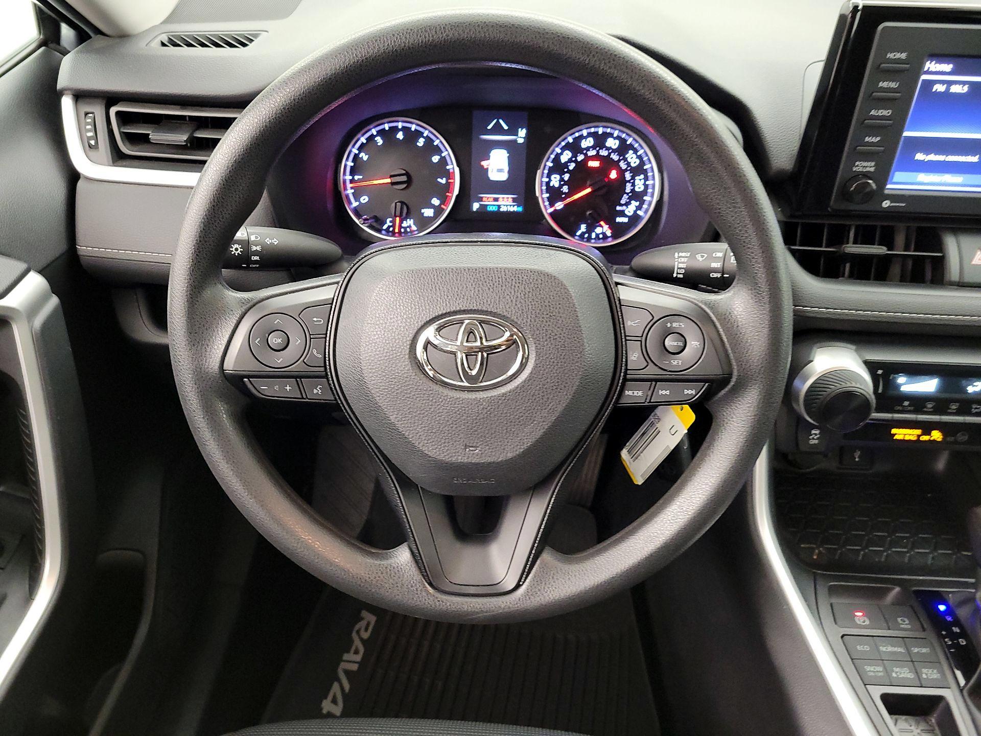 Thumbnail: 2020 Toyota RAV4 - 10